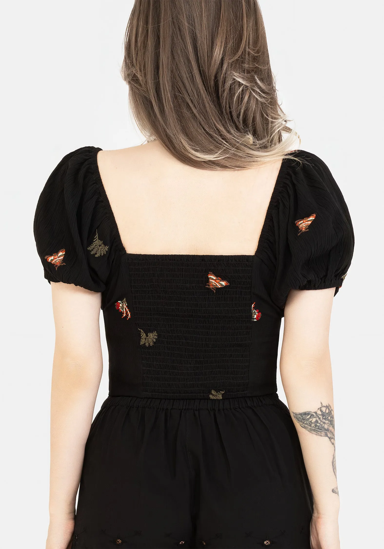Multi Pocket Configuration ComfortStretch Copia Moth Embroidered Cotton Puff Sleeve Top