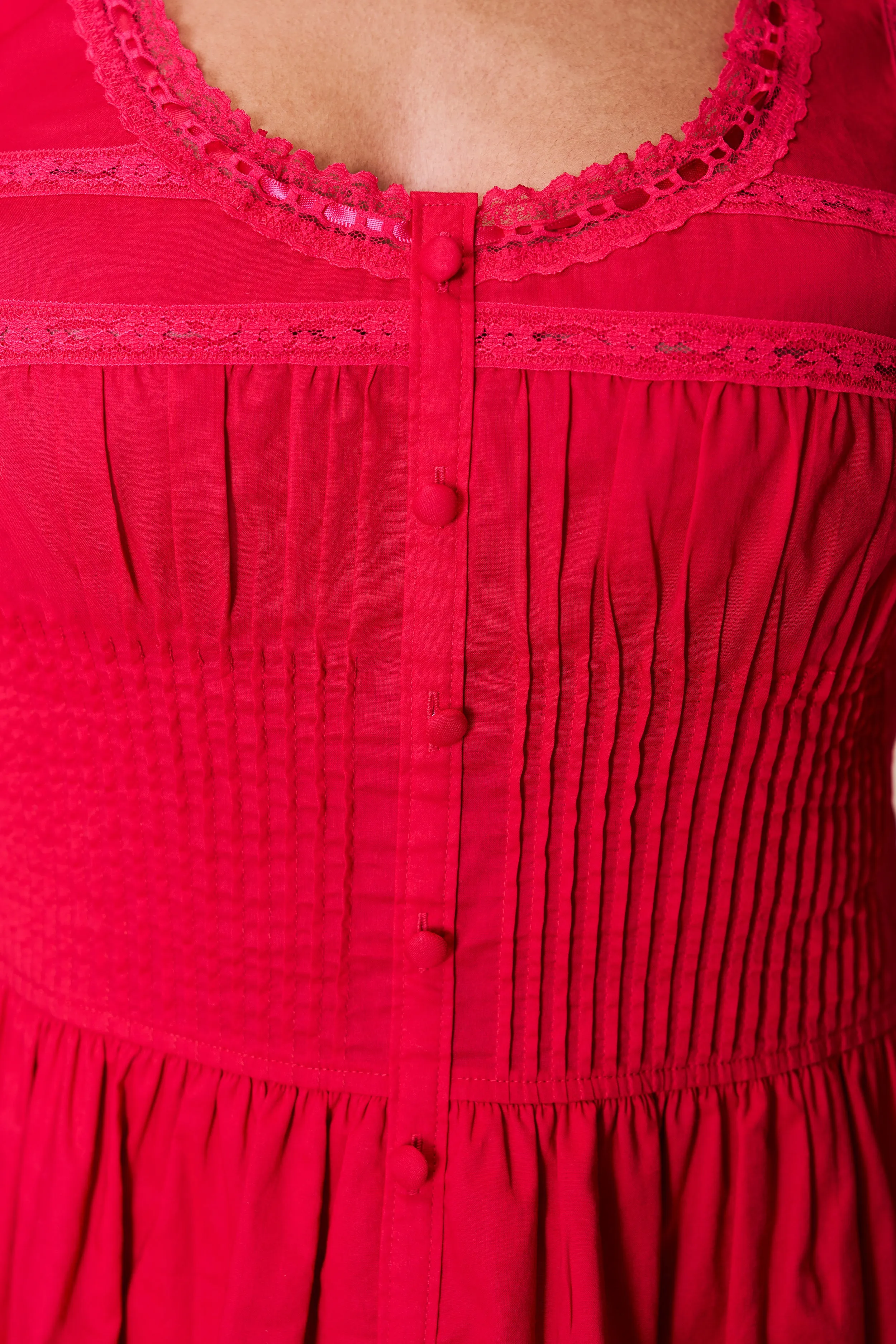 Lille Pintuck Dress Pop Rush