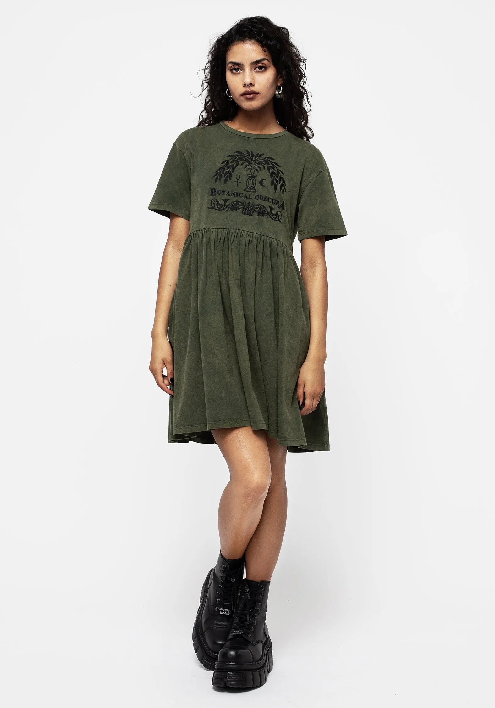 Form Focus Chic and Stylish Obscura Graphic Print Mini Skater Dress