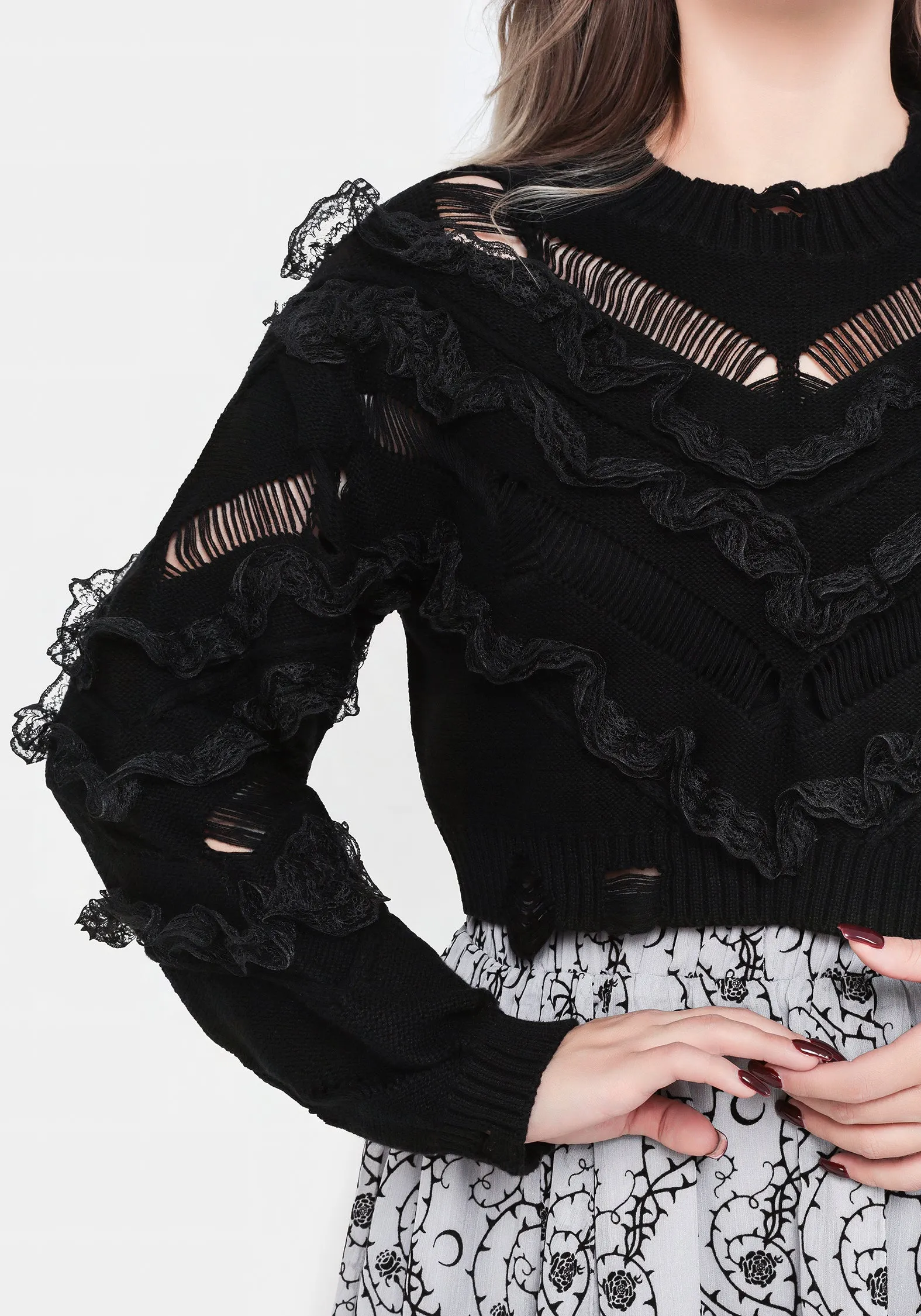 MultiLayer Stitching WrinkleResistantTextile Volla Lace Ruffle Distressed Knit Crop Jumper