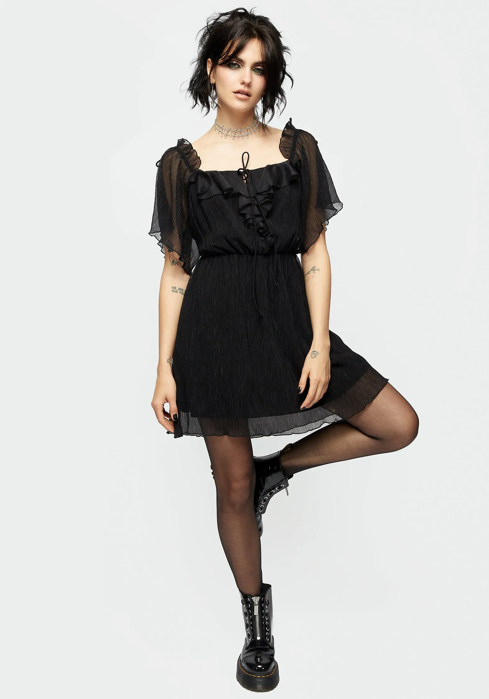 Low-Waist Calm Silhouette Lucien Textured Angel Sleeve Mini Dress