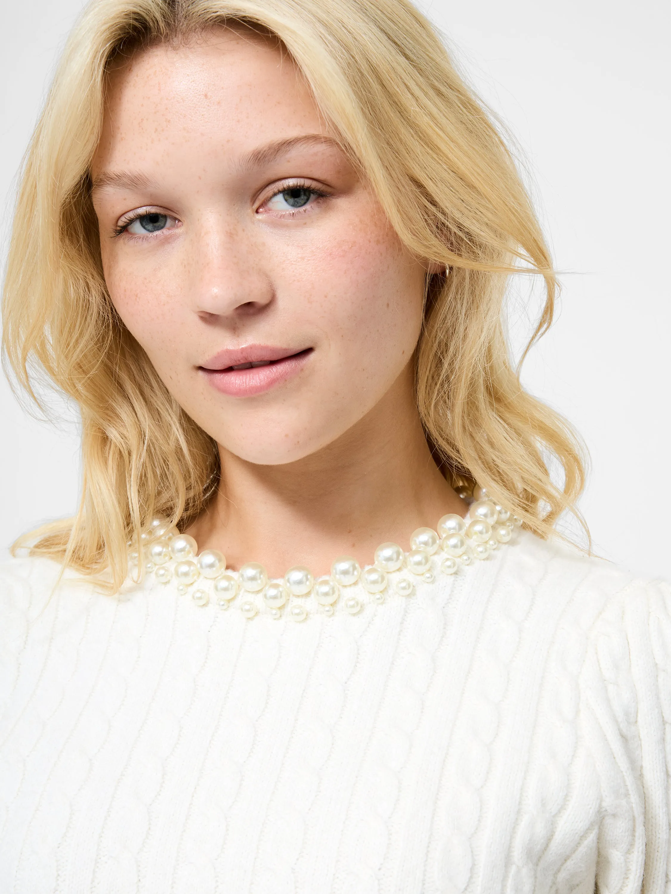 Neutral Fit OdorResistant Fabric Embellished Neck Short Sleeve Sweater