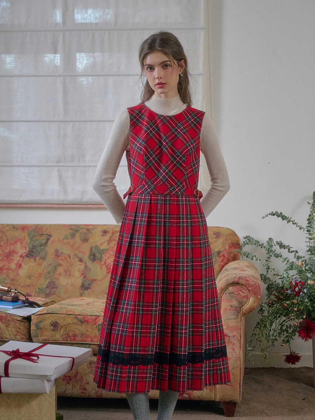 Mila Contrastng Trim Plaid Sleeveless Dress Minimalist-Style