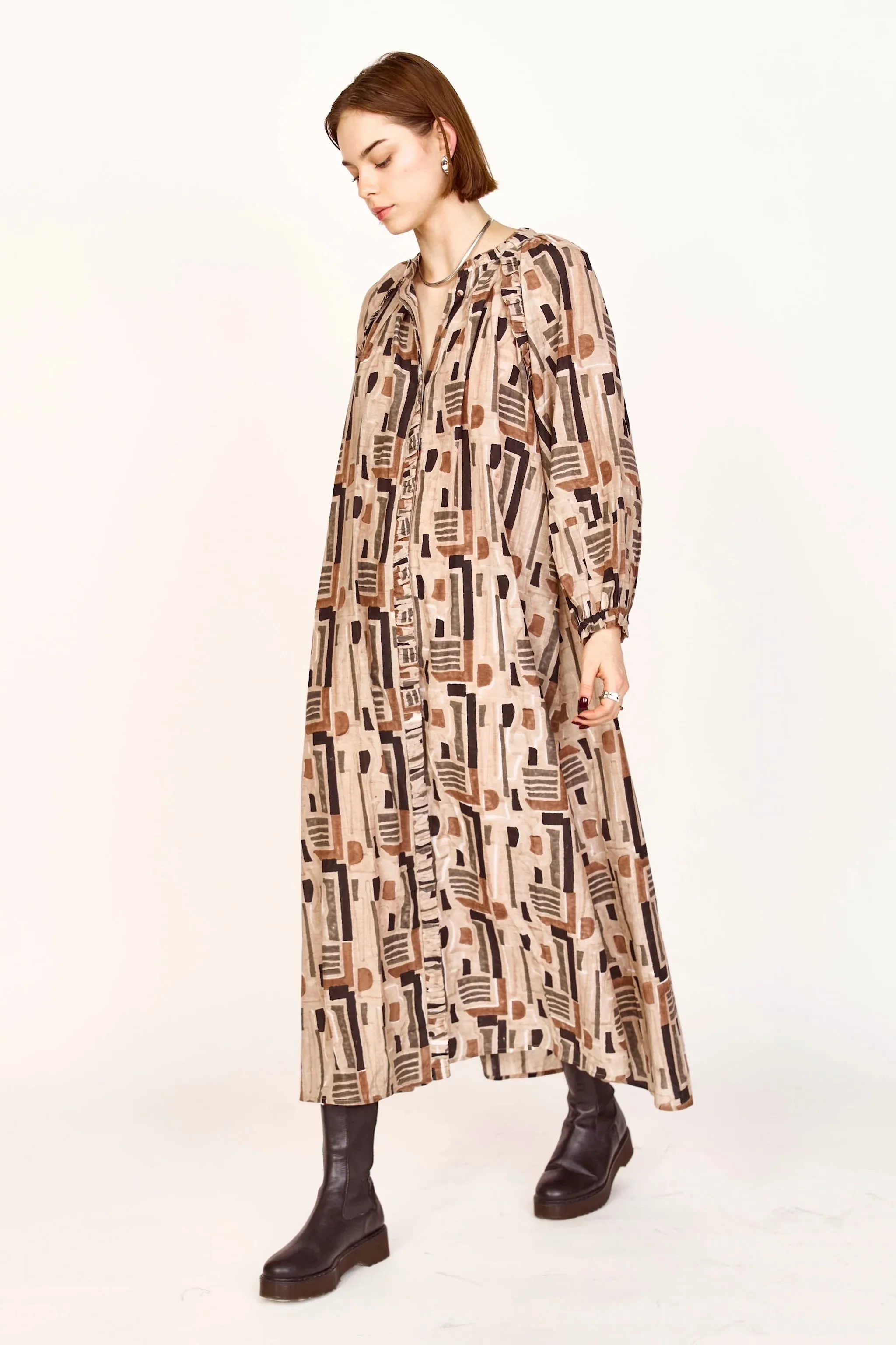 Timeless fitted silhouette Smooth Blend Mirth Somerset Dress Labyrinth