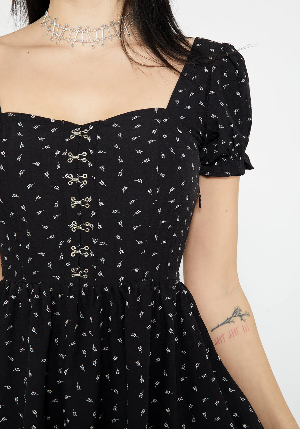 Charming Design Stylish Fit Mortem Floral Print Midi Dress