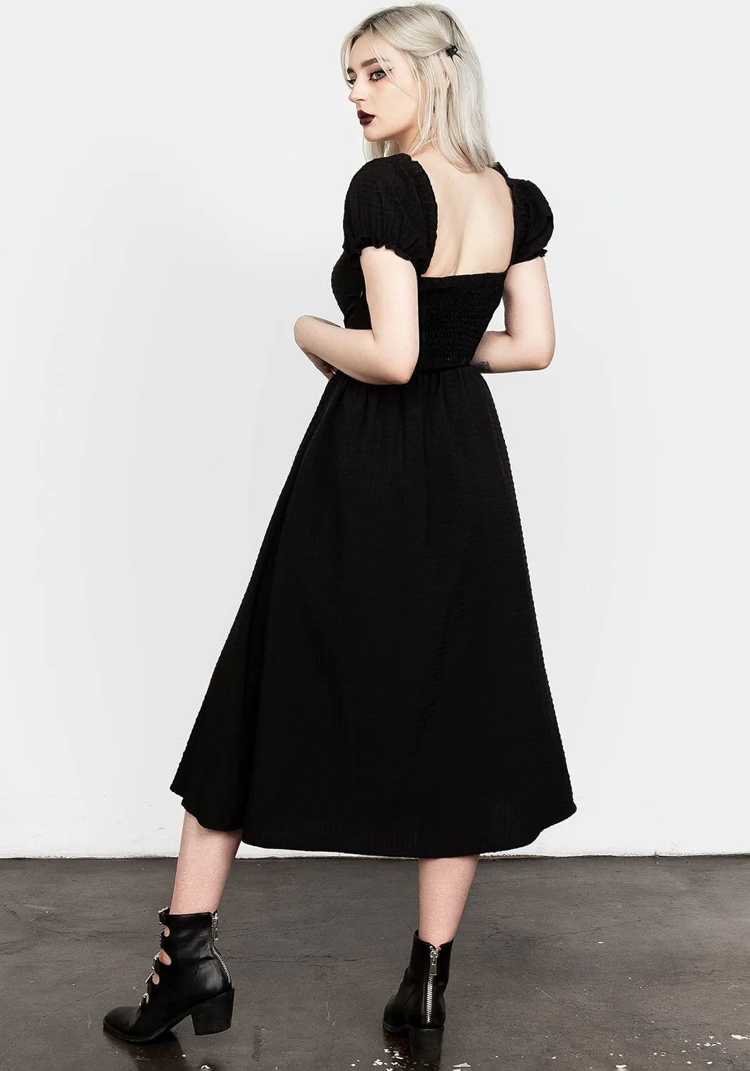 Mortem Midi Dress With Puff Sleeves Versatile Layers Slim Silhouette