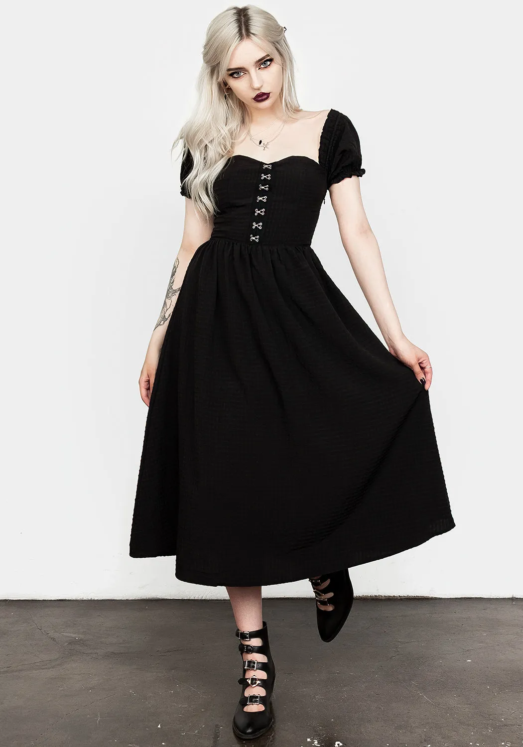 Classic structured dress Flare Breeze Mortem Midi Dress With Puff Sleeves
