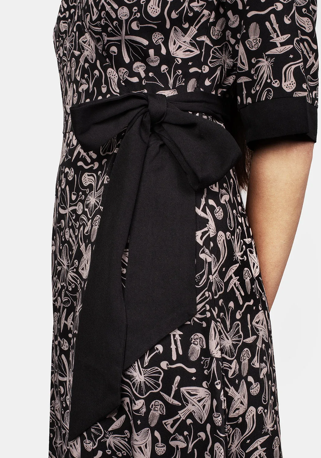 Easy Movement Pastel-Tone Mycophile Mushroom Print Wrap Midi Dress