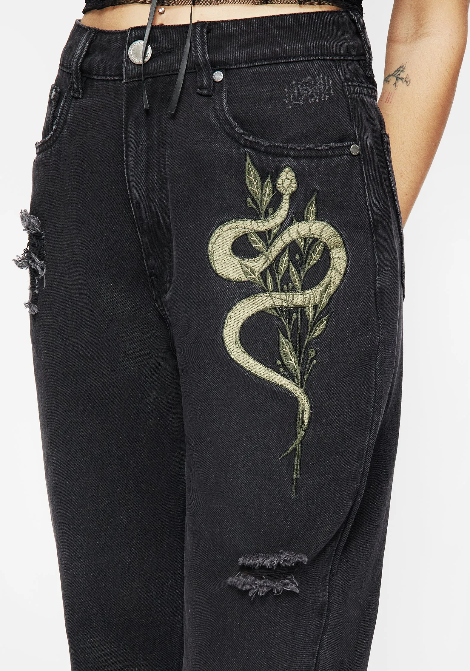 Timeless Edge City Walk Autumn Days Lightweight Nirah Embroidered Distressed Mom Jeans