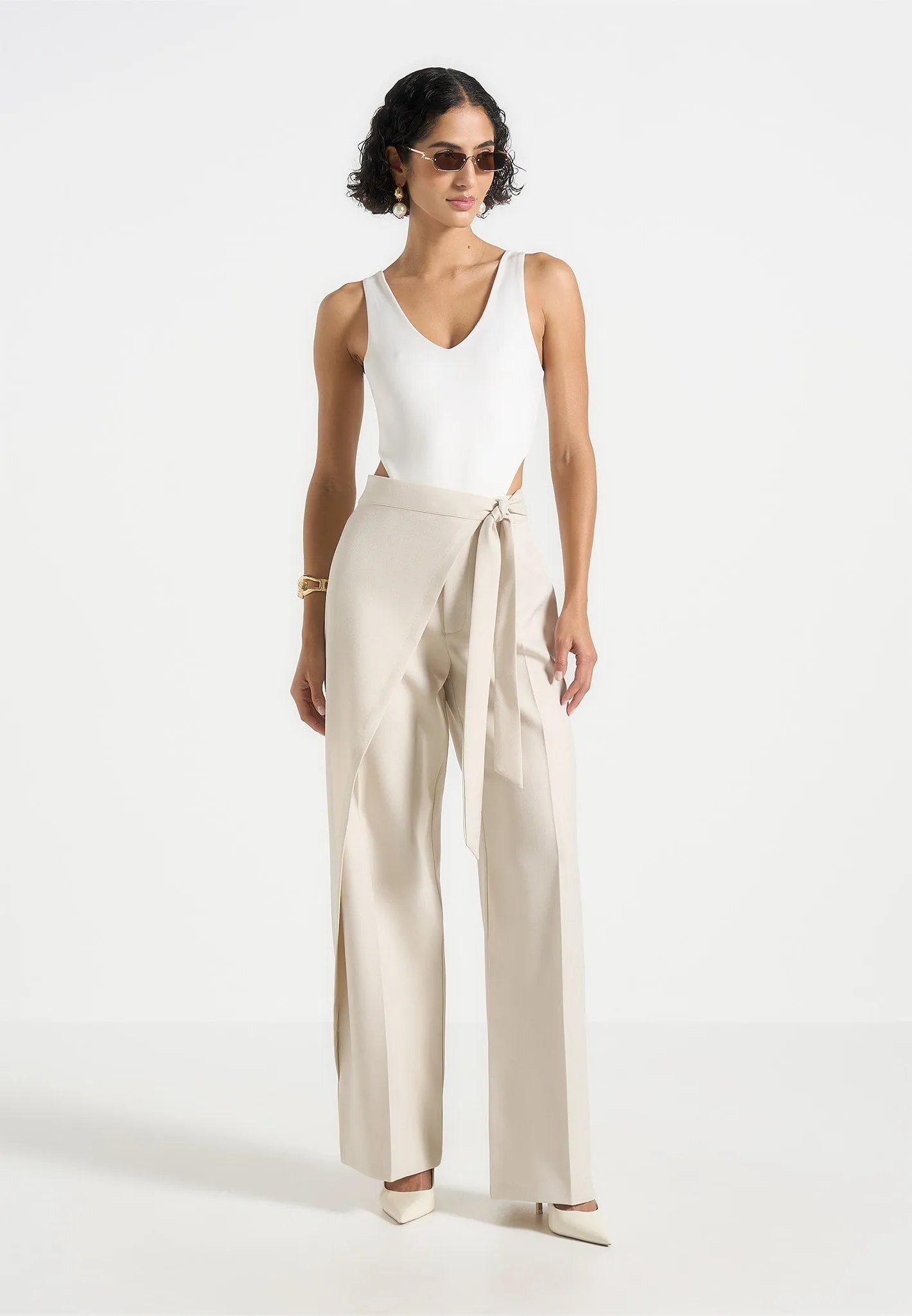 Noa - V-Neck Bodysuit - White Comfy Vibes Matte Look