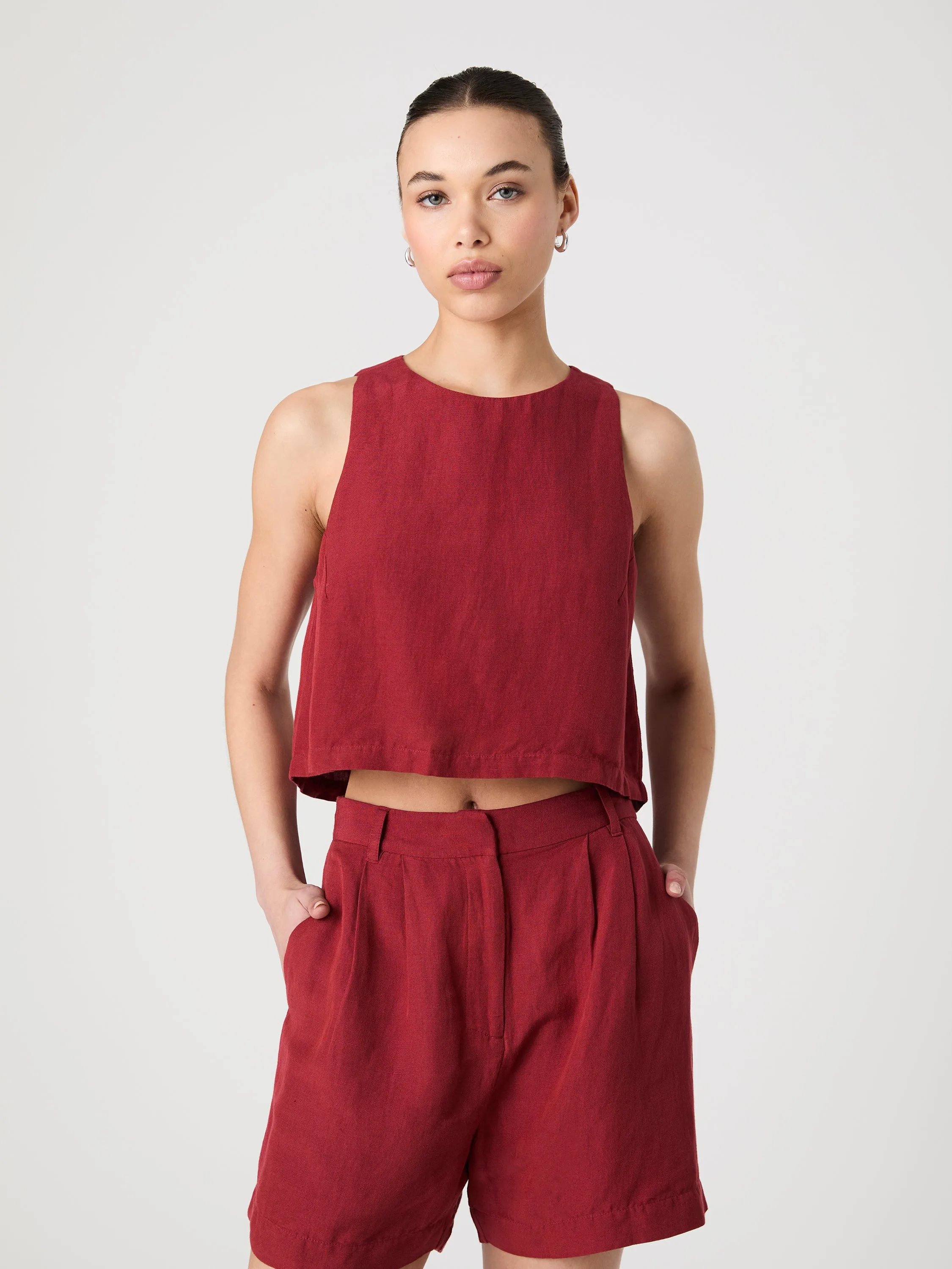 SoftTouchBrushedInterior Interlock Stitching Birdie Linen Shell Top