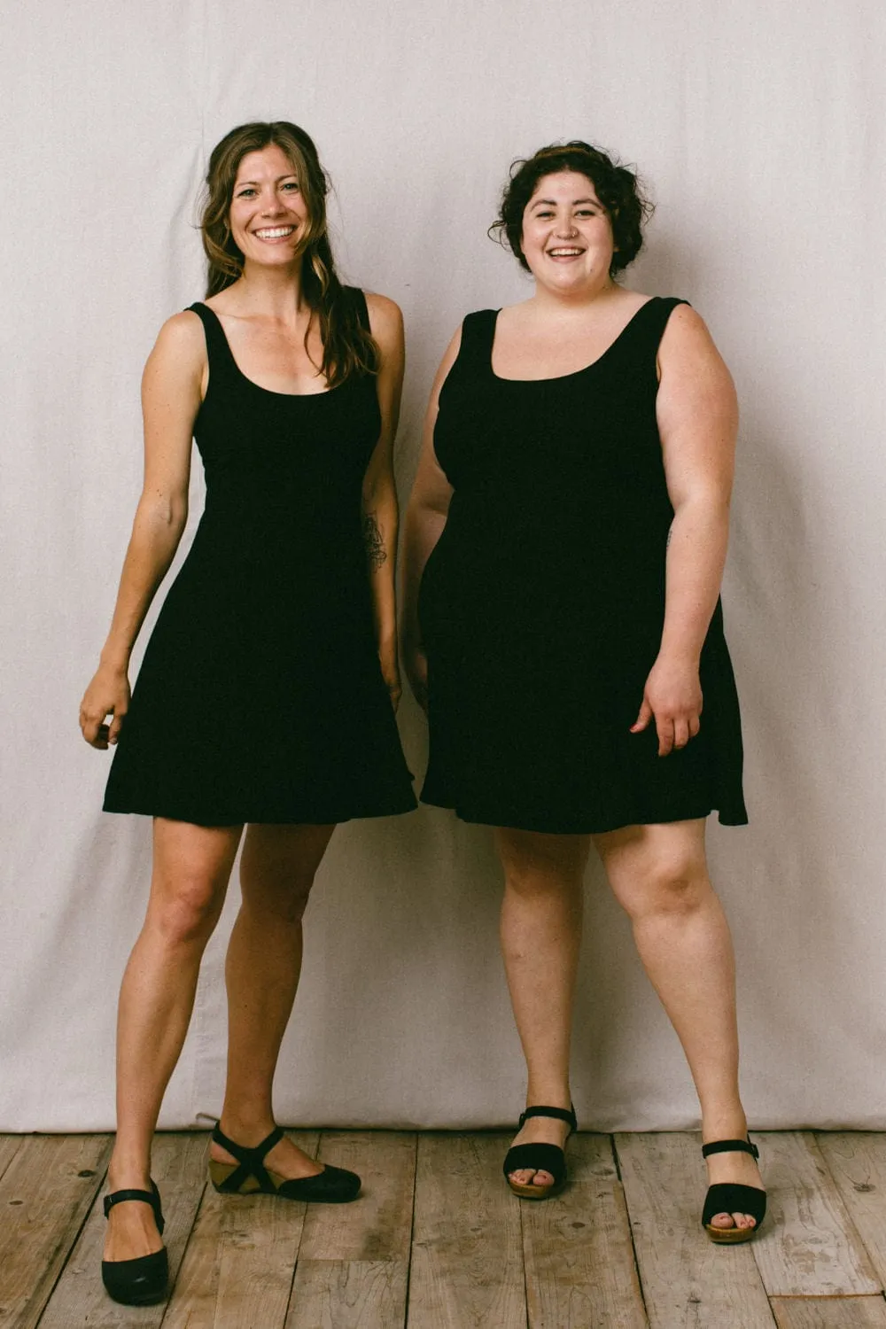 Classic Flow Delana Dress in Black Linen