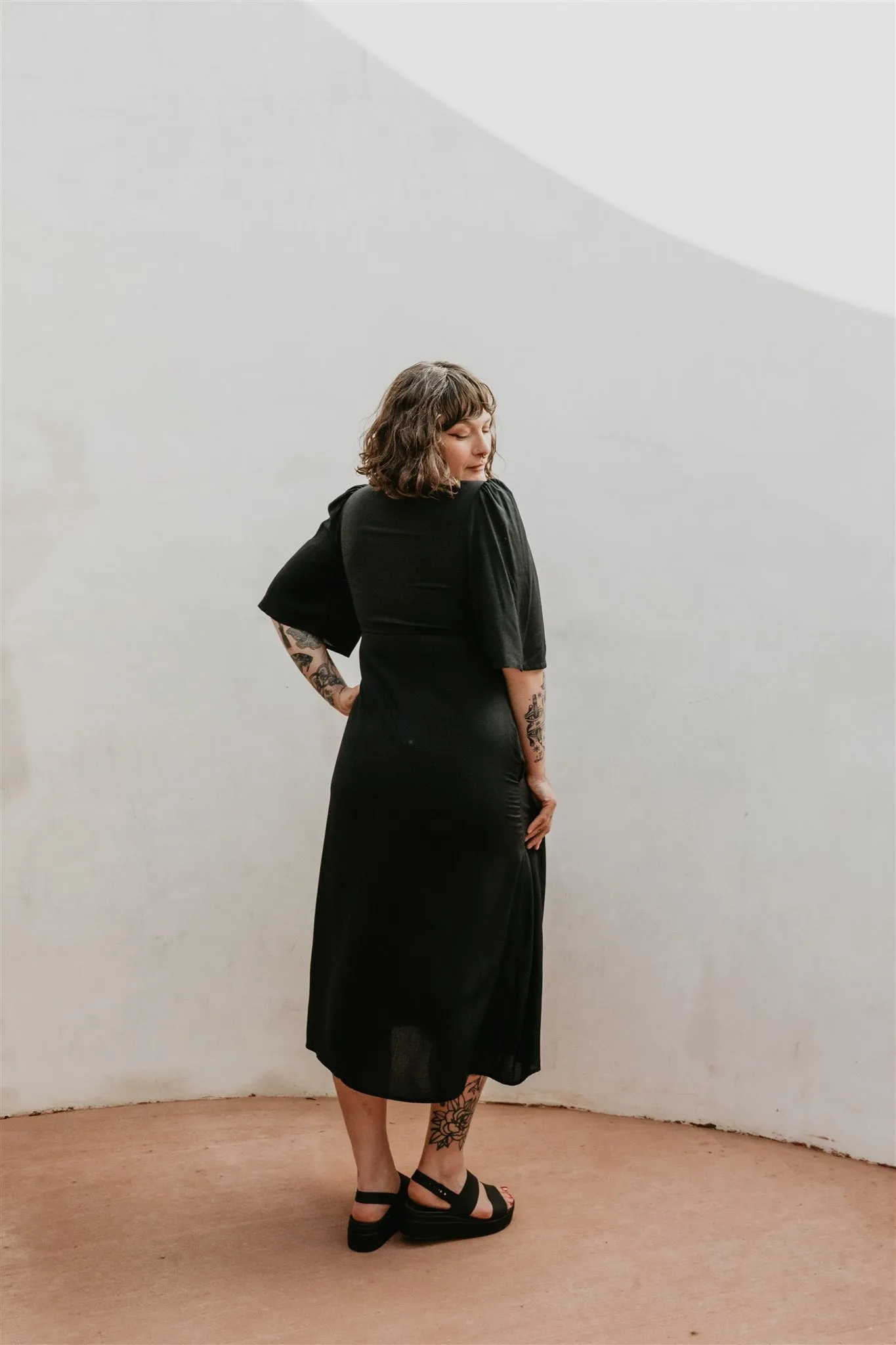 Minimalist Fit Tyrah Dress in Black Challis