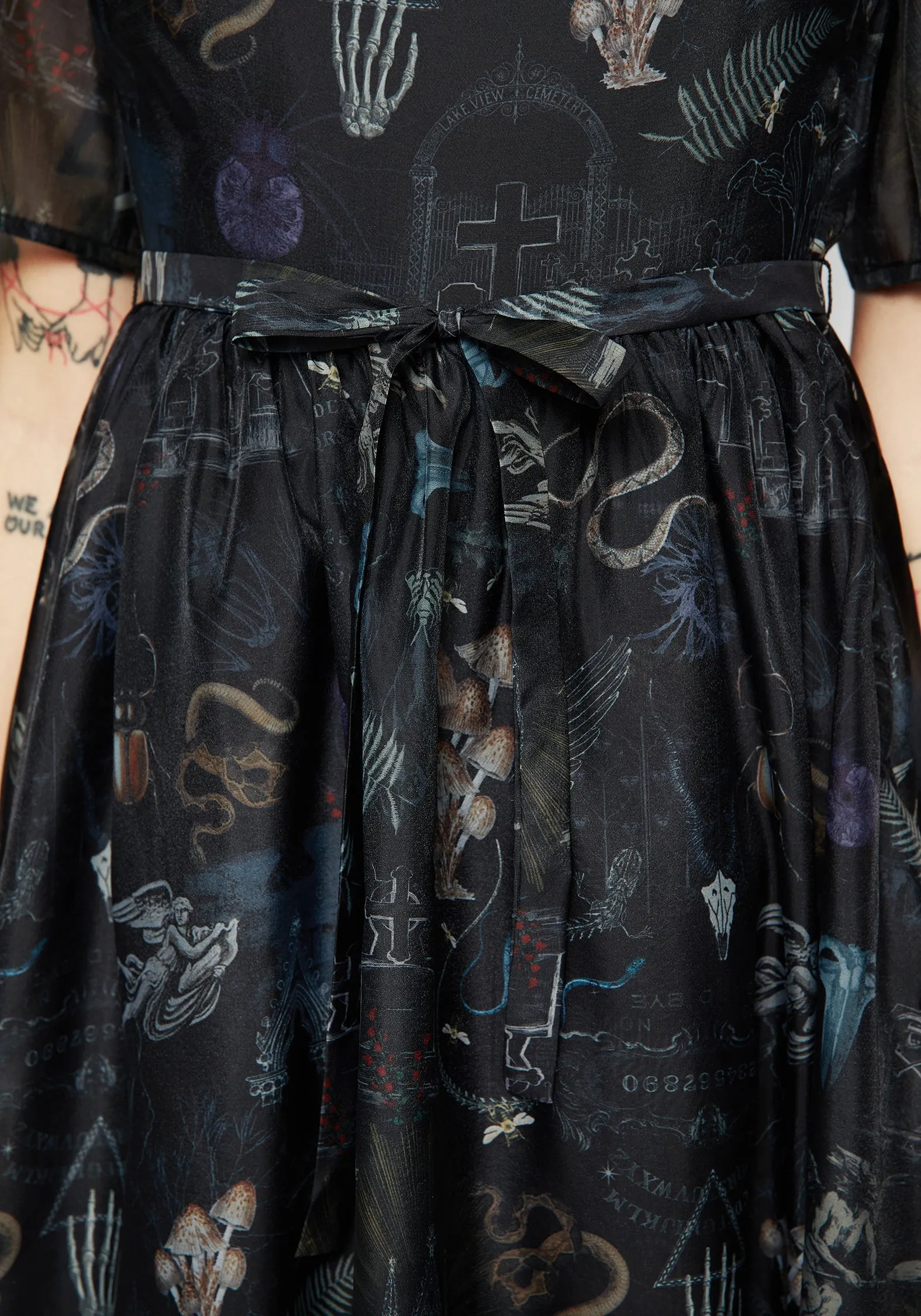 Maudeline Victoriana Print Layered Organza Midaxi Dress Flow Friendly Unisex Option