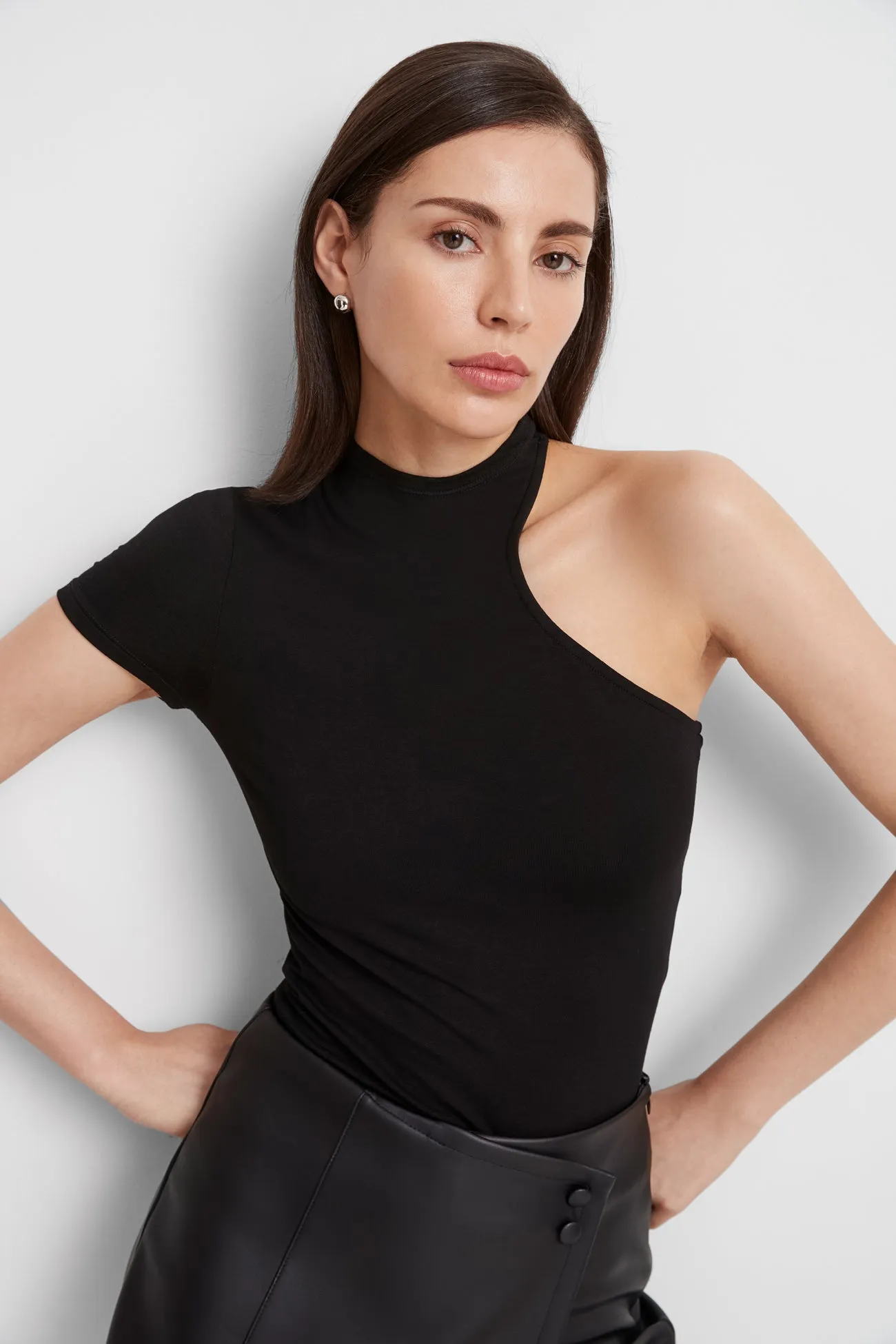 Simple Cut Saria Top