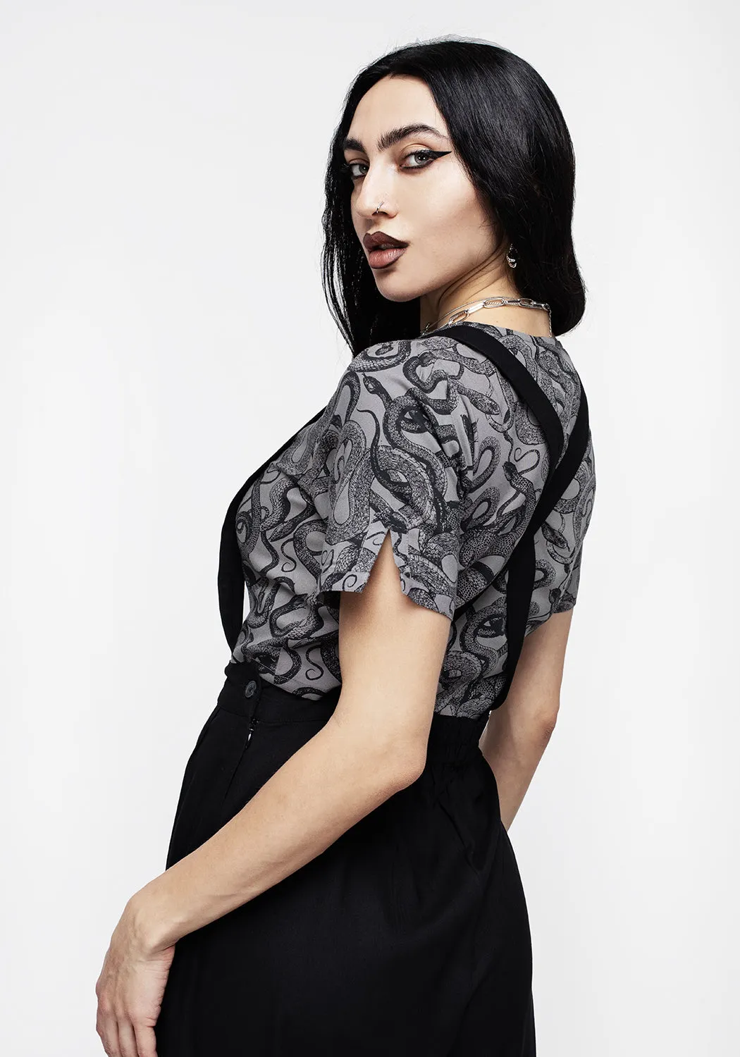 Adjustable Cuffs Ophidia Snakes Print Button Down Crop Top - Grey