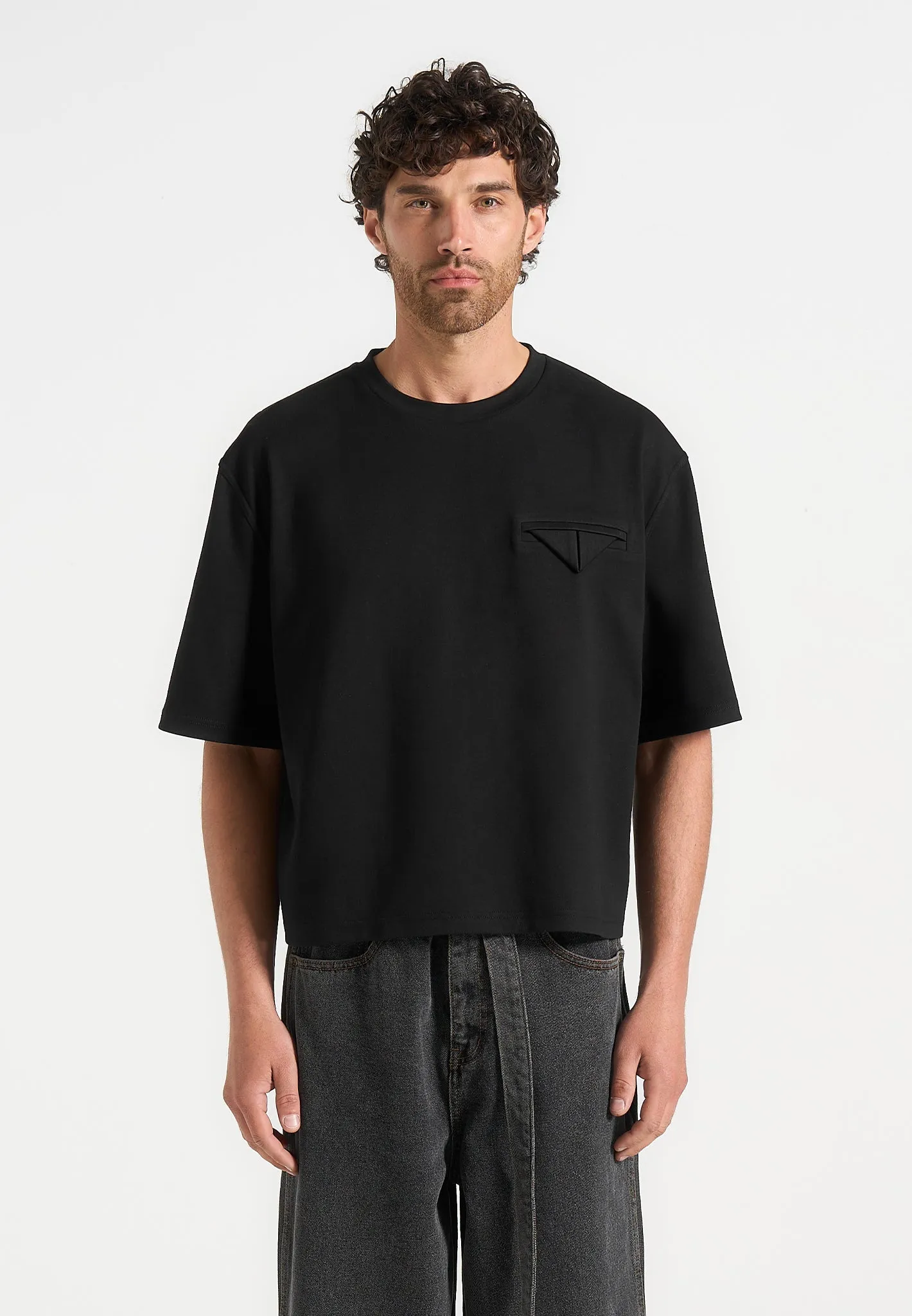 Quick Dry Construction Athletic Cut L??on - Boxy Cropped T-Shirt - Black