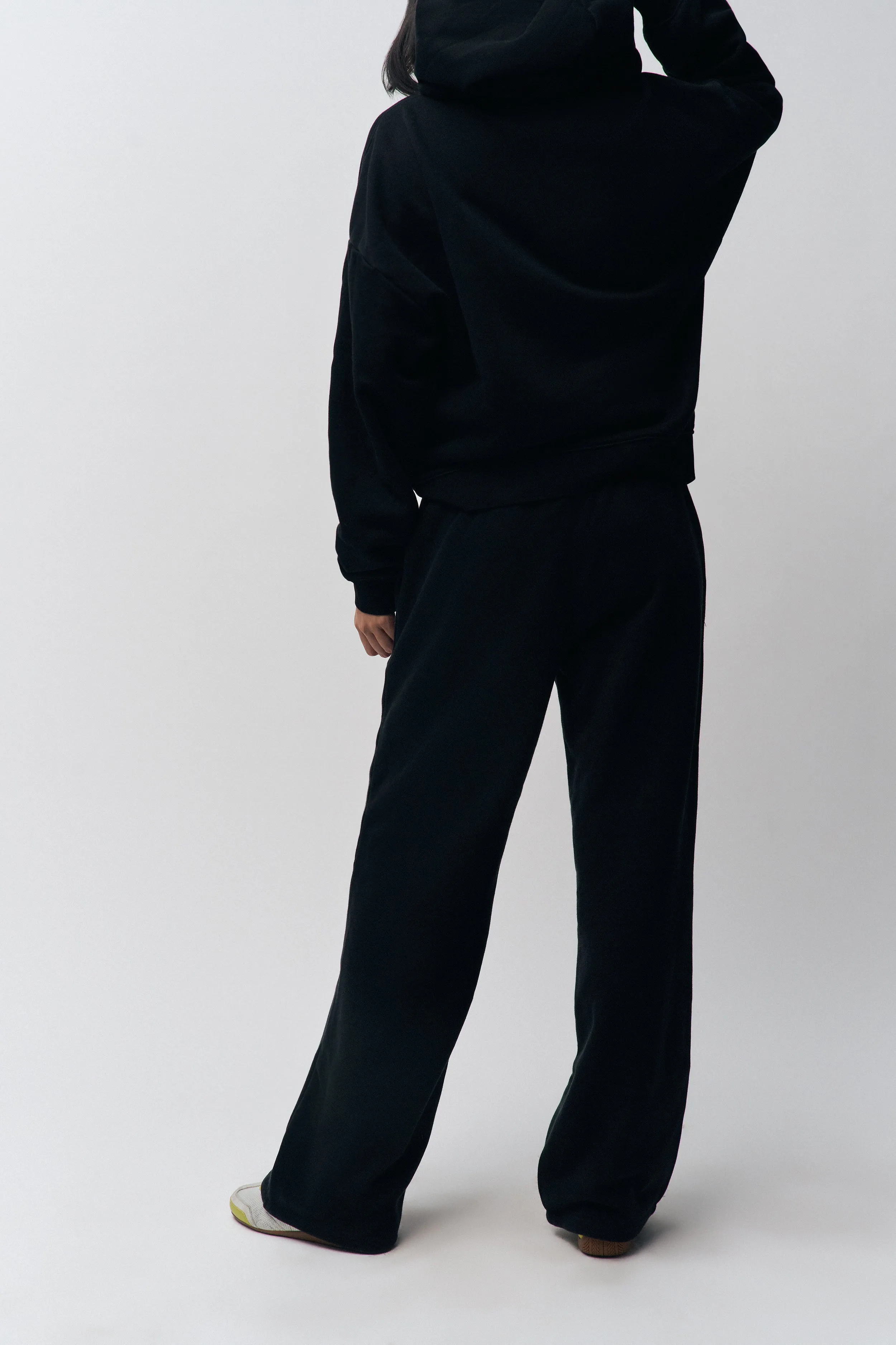Relaxed Drawstring Sweatpant Side Pockets