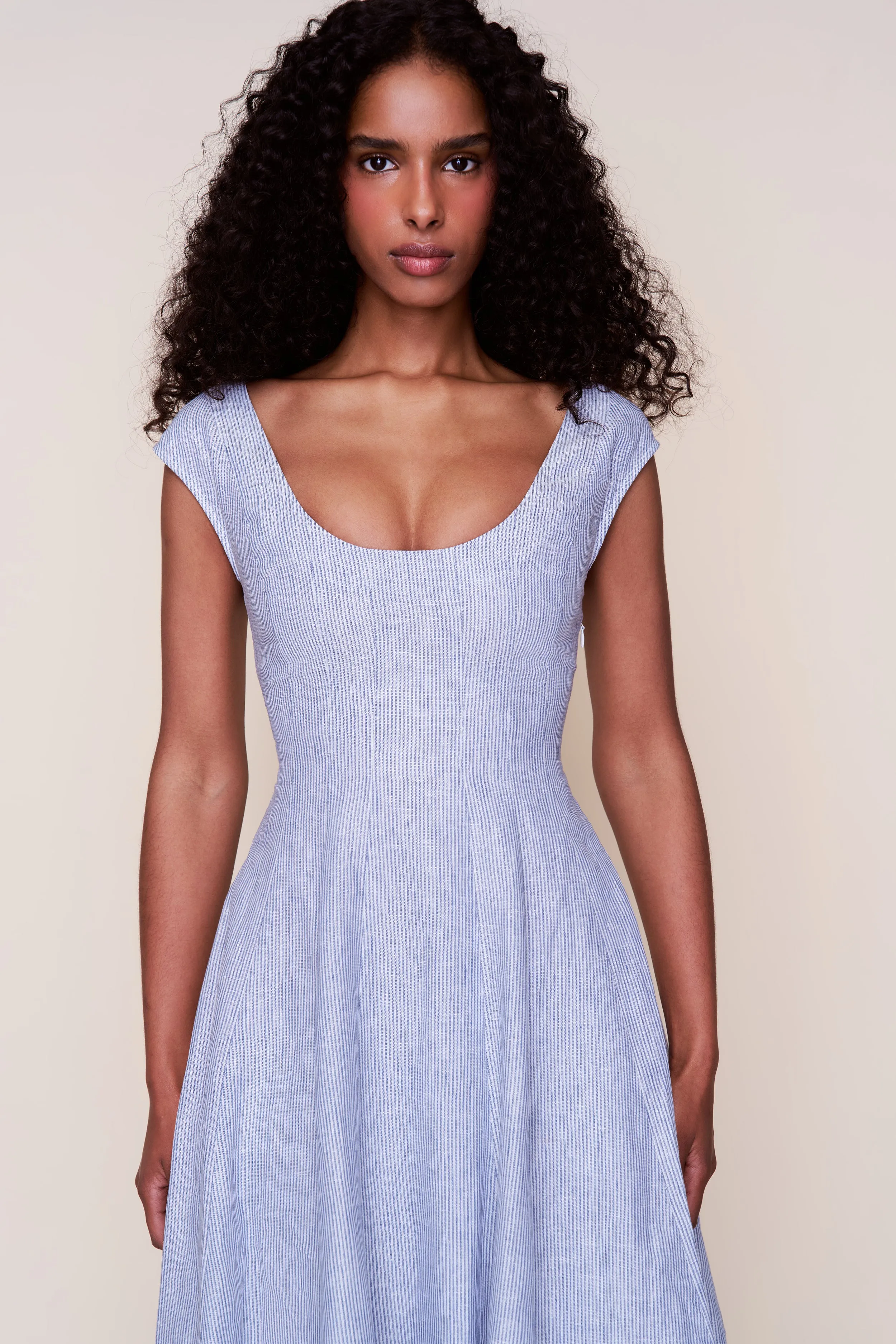 Leila Dress Timelessly stylish midi