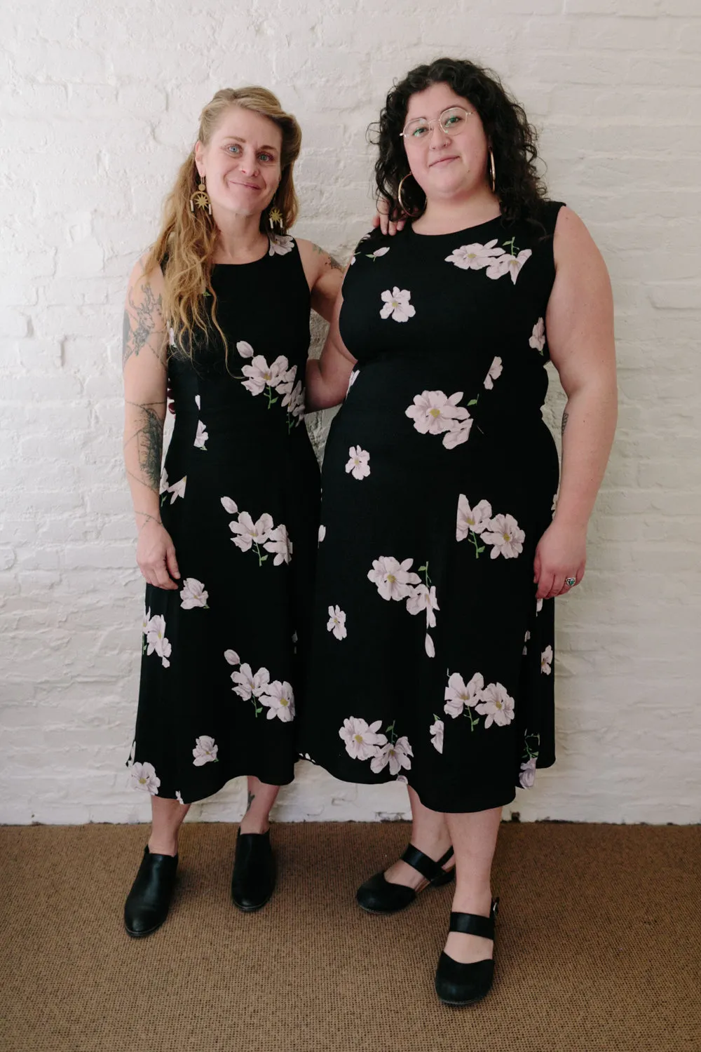 Lori Dress in Black Magnolia Fitted Look
