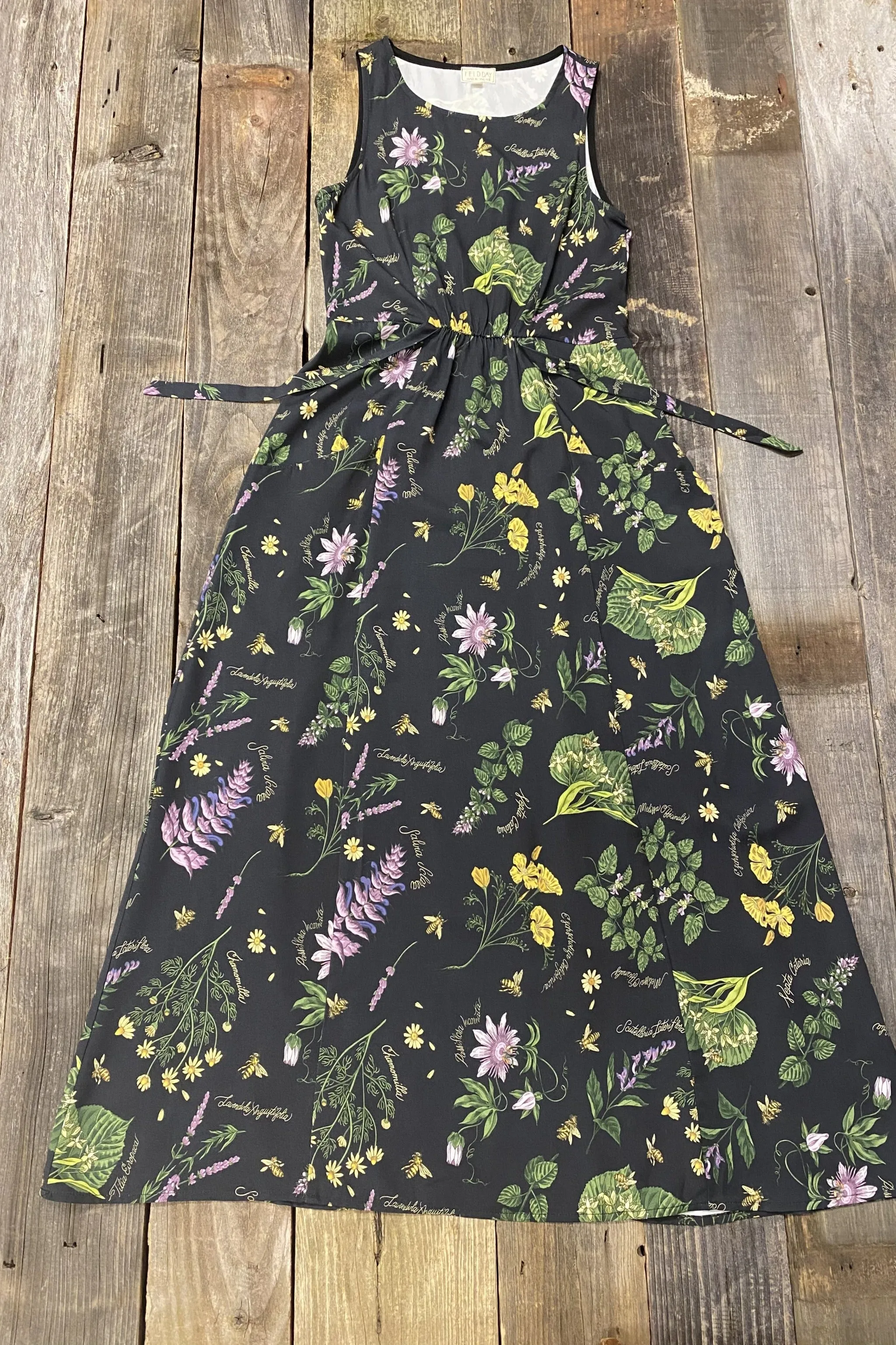 Rhiannon Dress in Nervine Ecovero Year Round