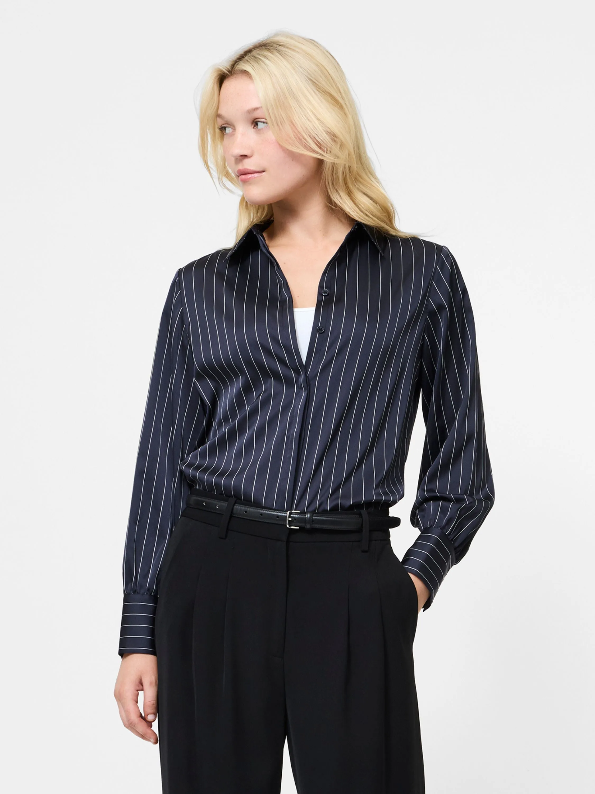 YarnDyed Stripes CollapsibleFrame Satin Pinstripe Shirt