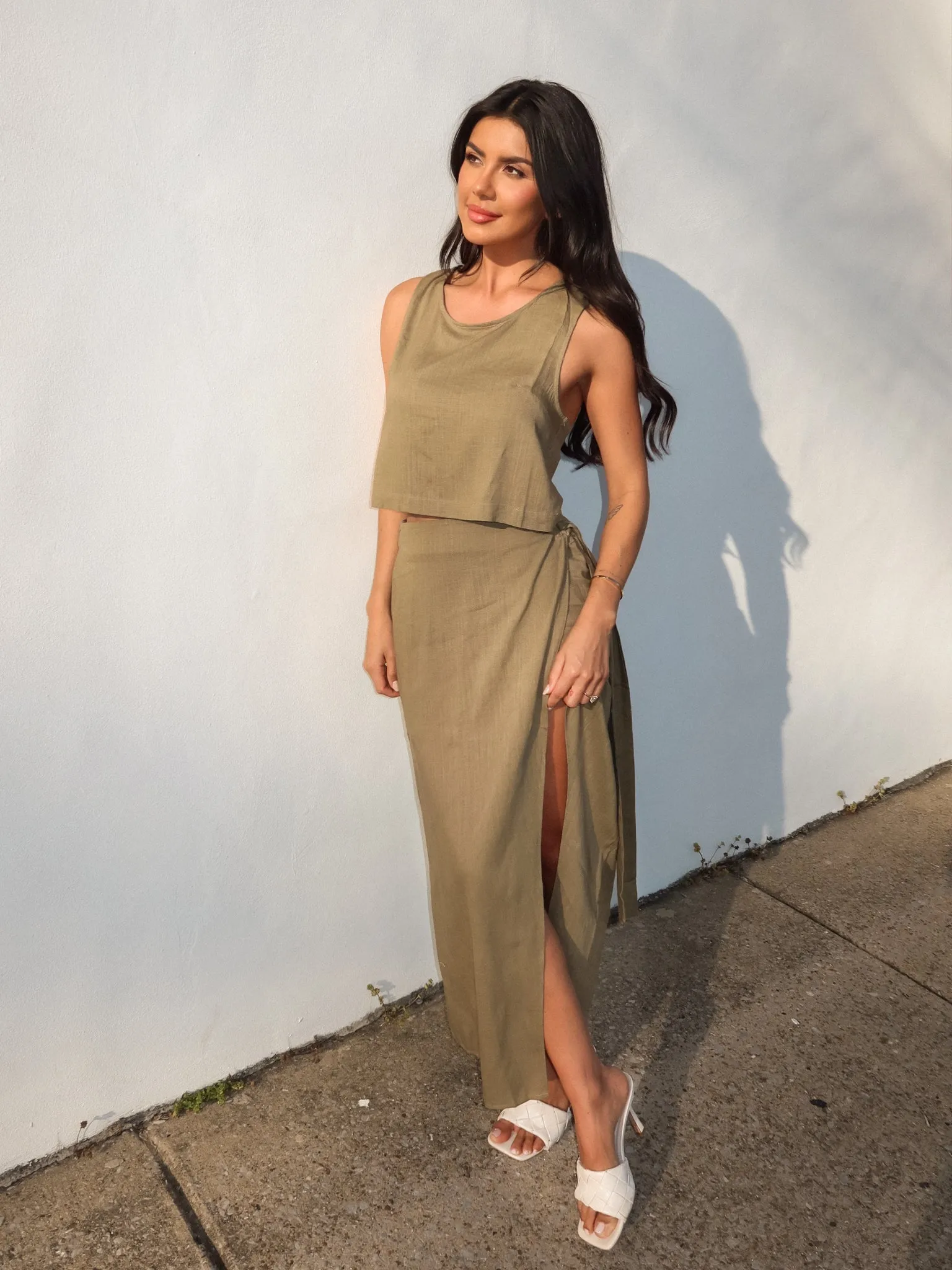 Reinforced Stress Points Selma Linen Tank in Olive - Final Sale