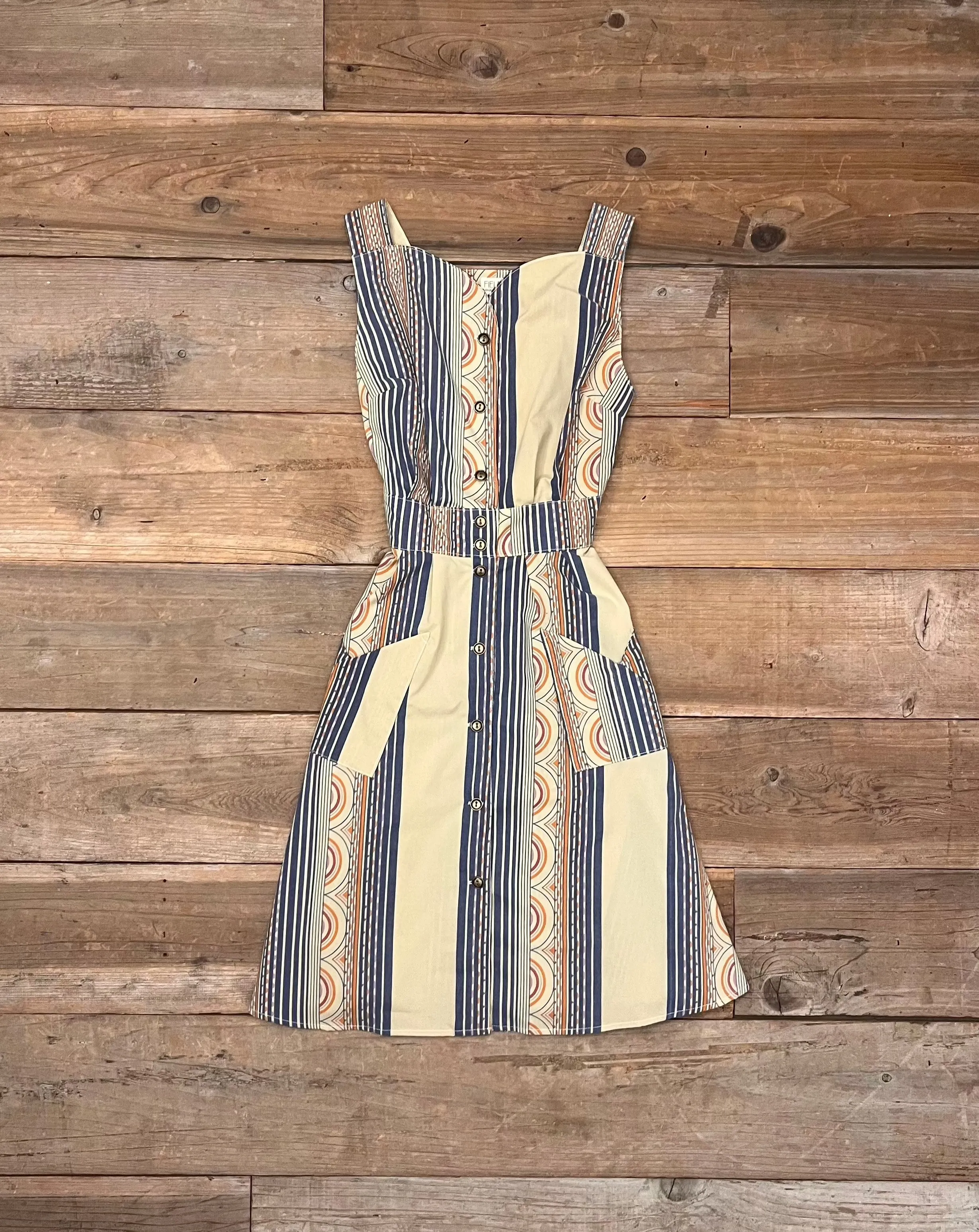 Sheet Dress in One of a Kind in Small Breezy Style All Fit Style