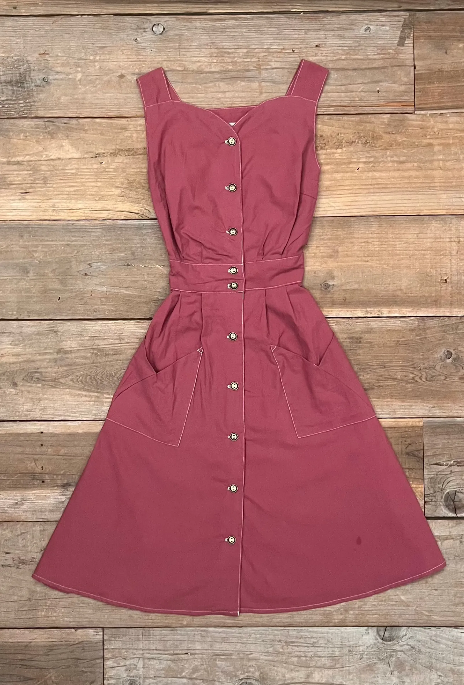 Sheet Dress in One of a Kind in X Small Smart touch Simple yet chic gown