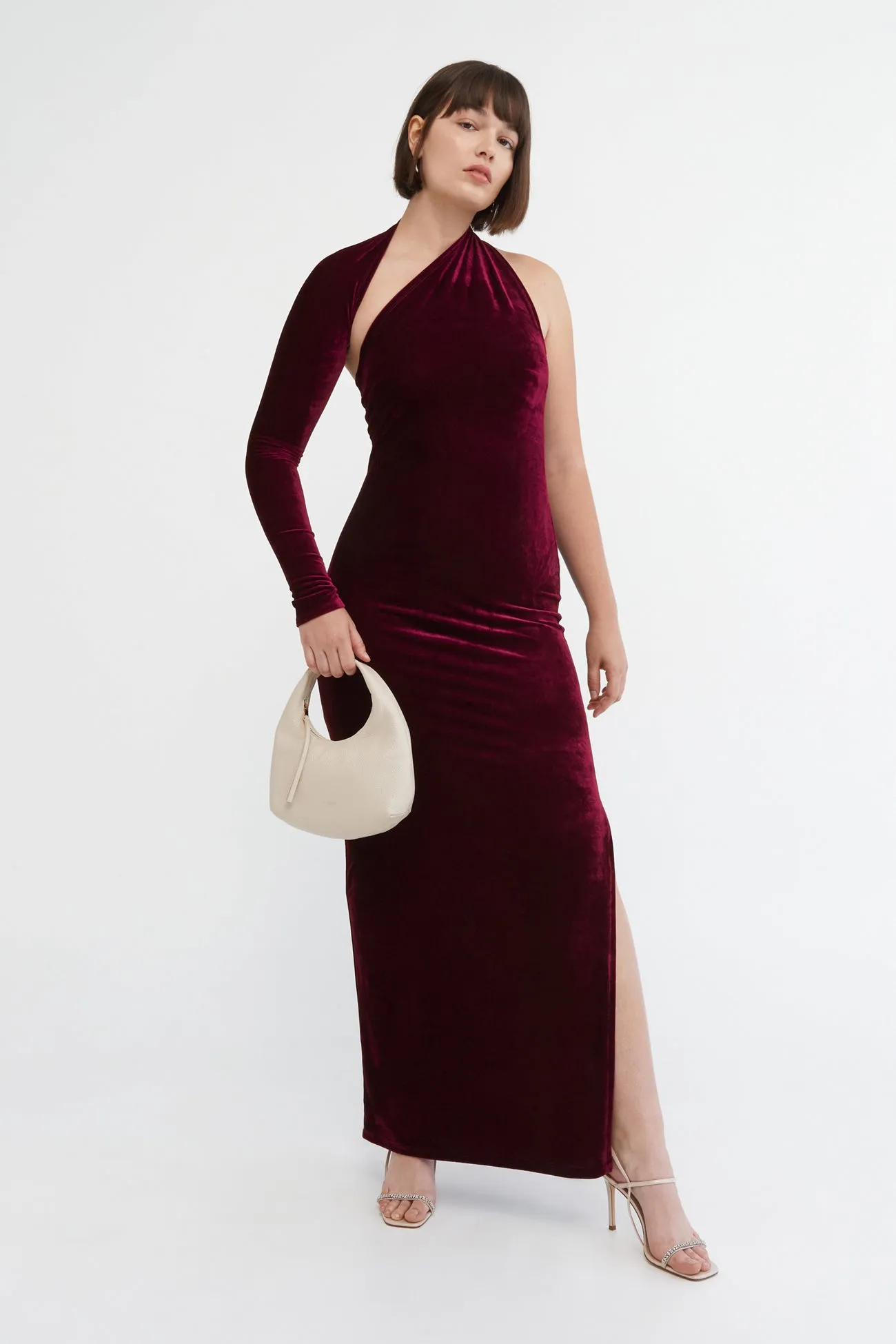 Daily Form Sweetheart Cut Manhattan Velvet Slit Gown