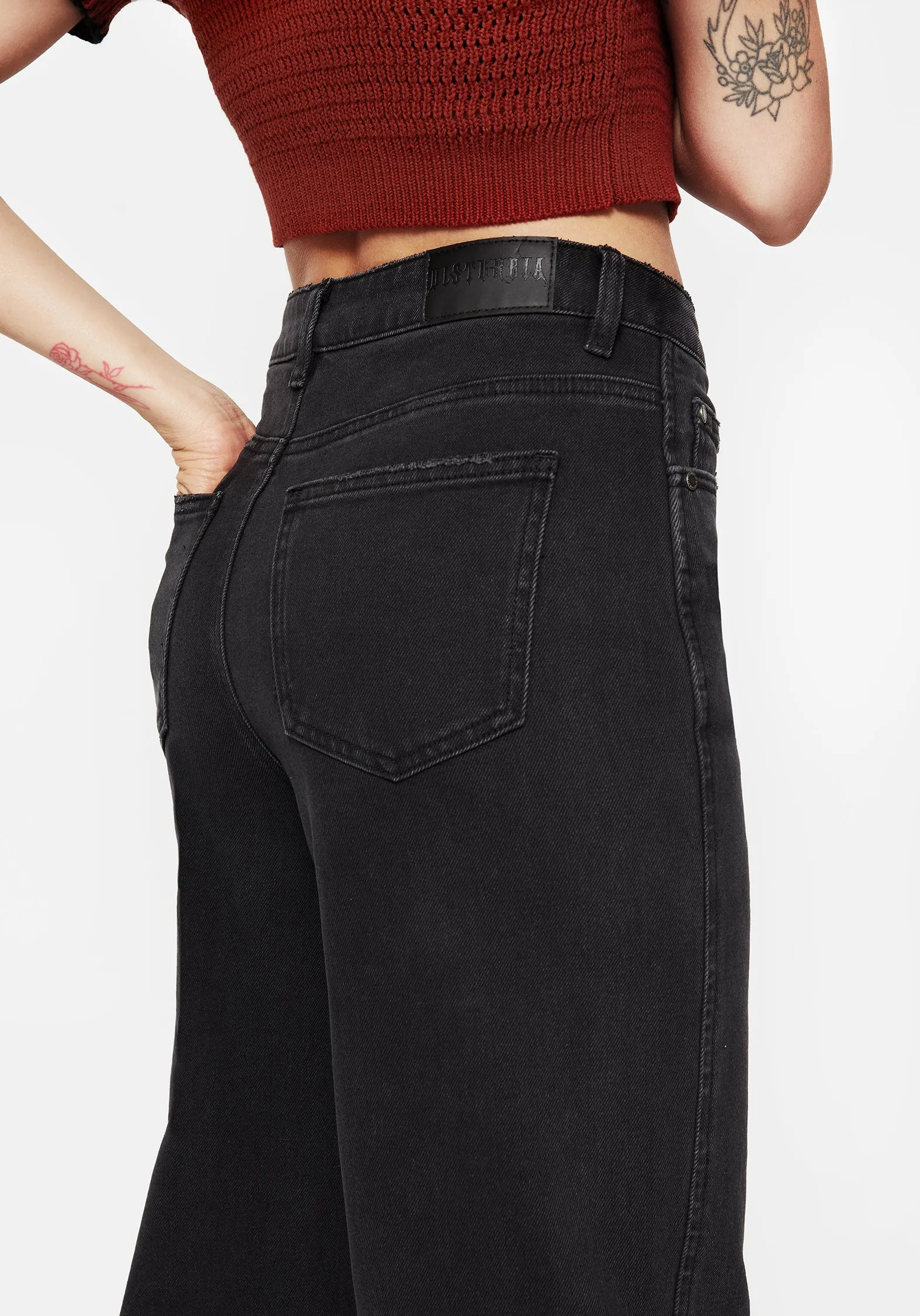 Streetwear Essential Party Look Weekend Warrior Malevolence Denim Barrel Leg Jeans