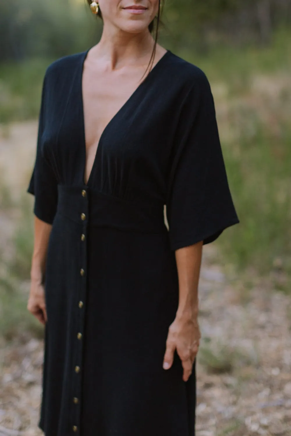 Finley Dress in Black Linen Silky Surface Neat Stitch