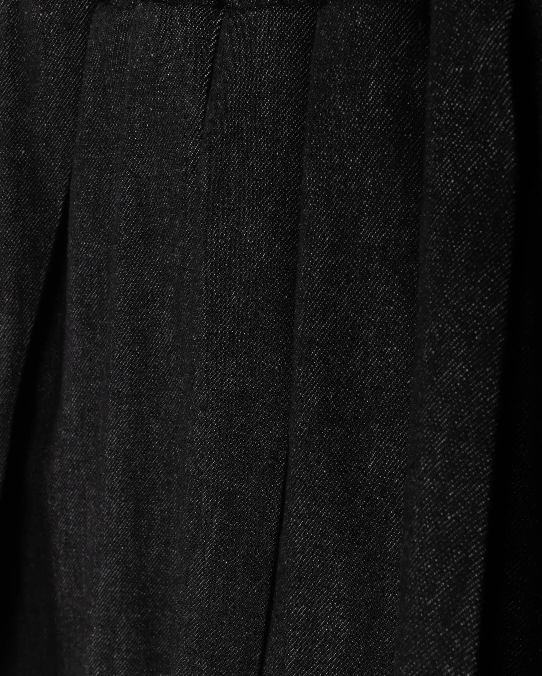 Bold Cut Art Gallery Visit Grad Messy Pleated Skirt