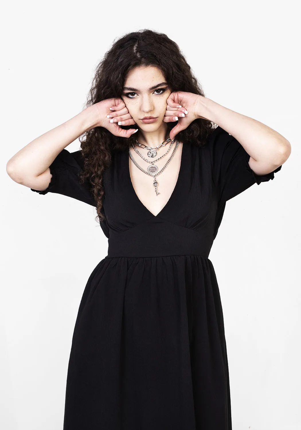 Easygoing Outfit Rose Garden DIVINATION TEXTURED MIDI DRESS