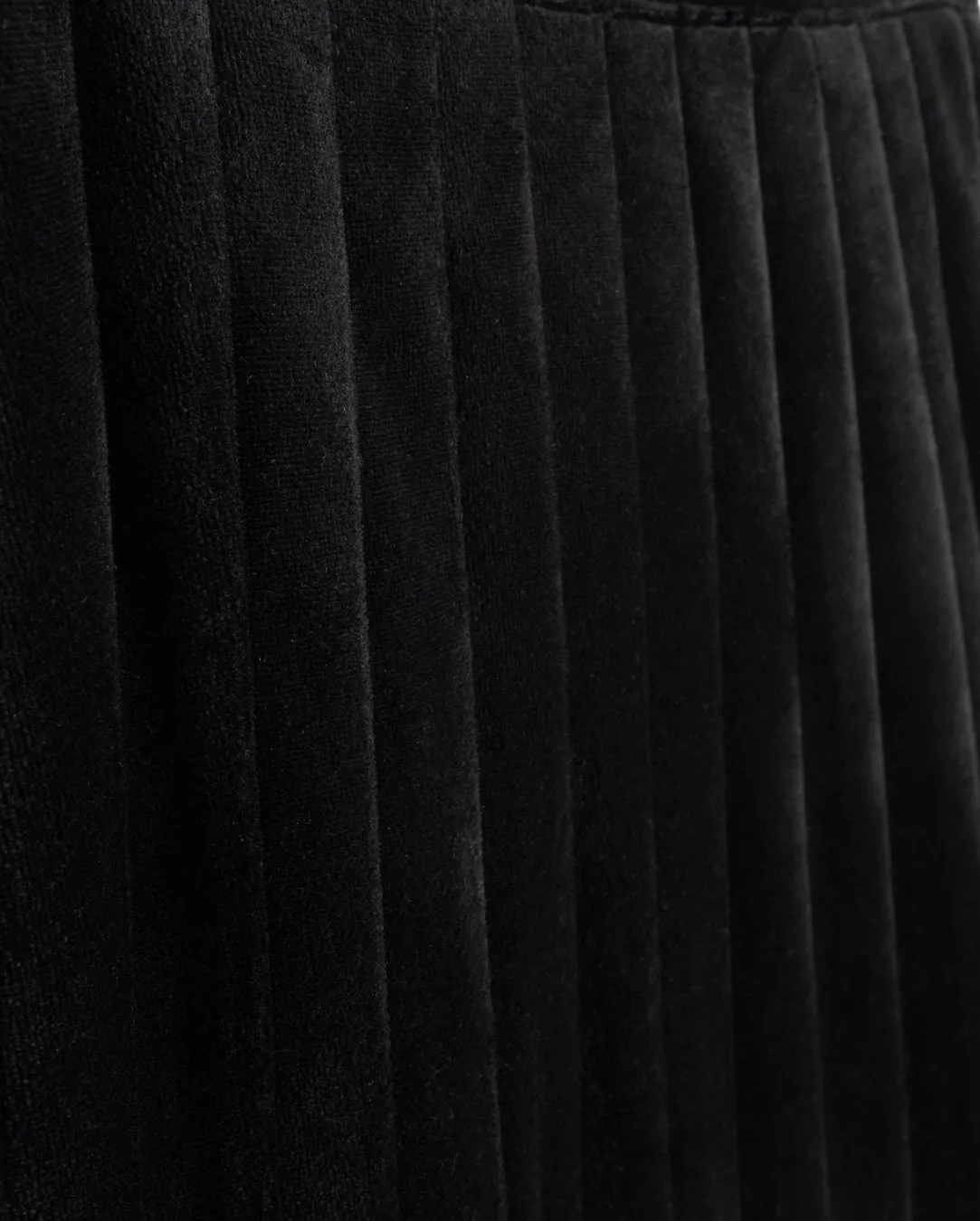 Outfit Moodboard Crisscross Details Spade Velvet Pleat Skirt