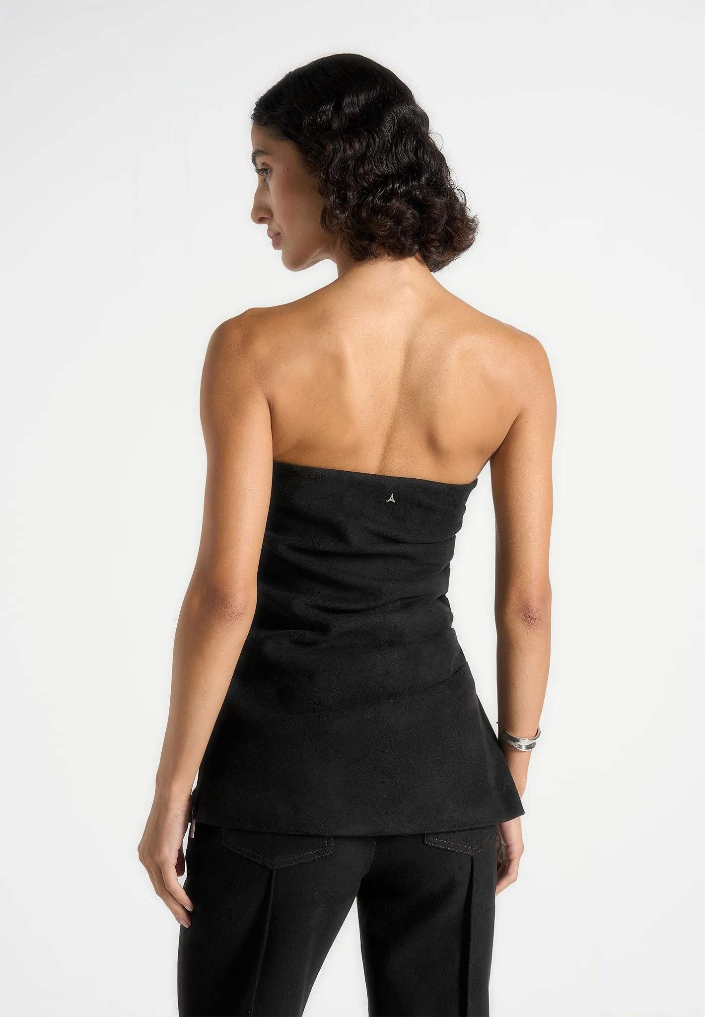 Easy Wear Look WrinkleResistant Laurena - Suede Tacked Longline bandeau Top - Black