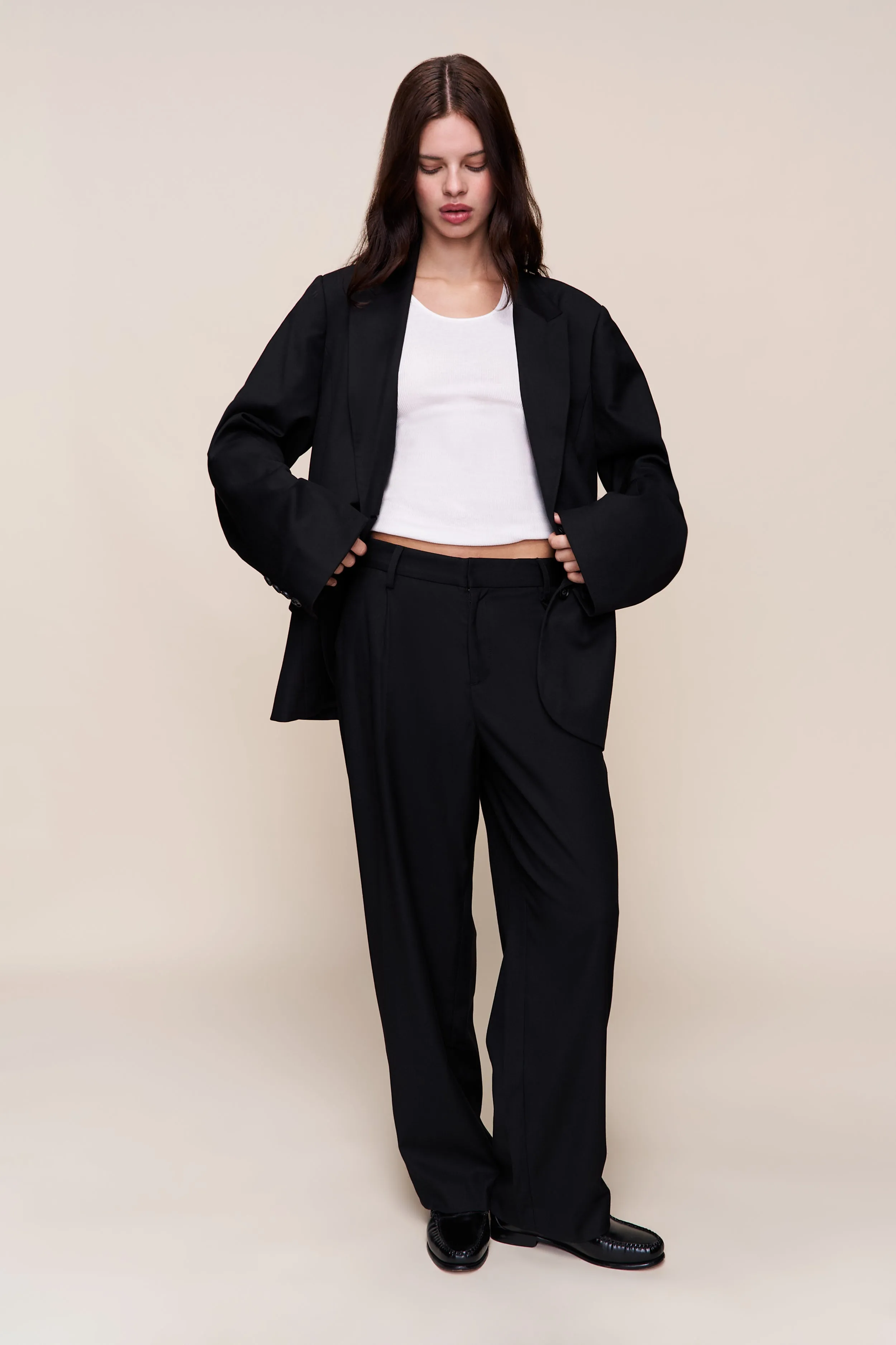 Weekend Ready Leo Mid Rise Straight Pant
