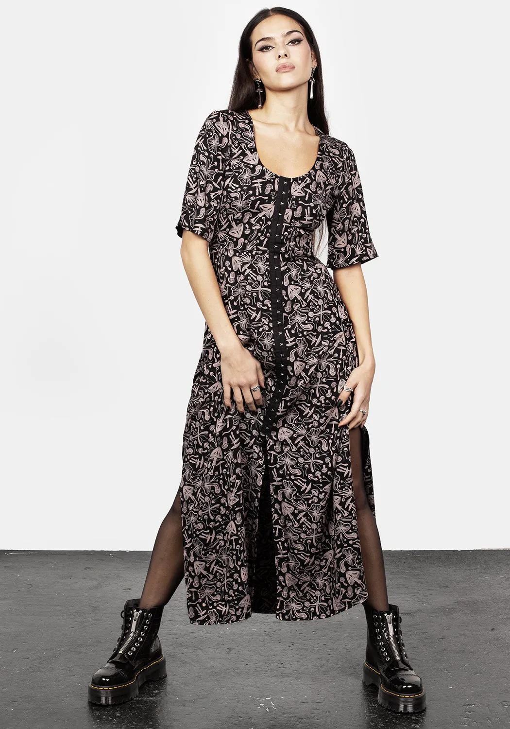 Mycophile Mushroom Print Split Maxi Dress Quick Look Curve-Enhancing