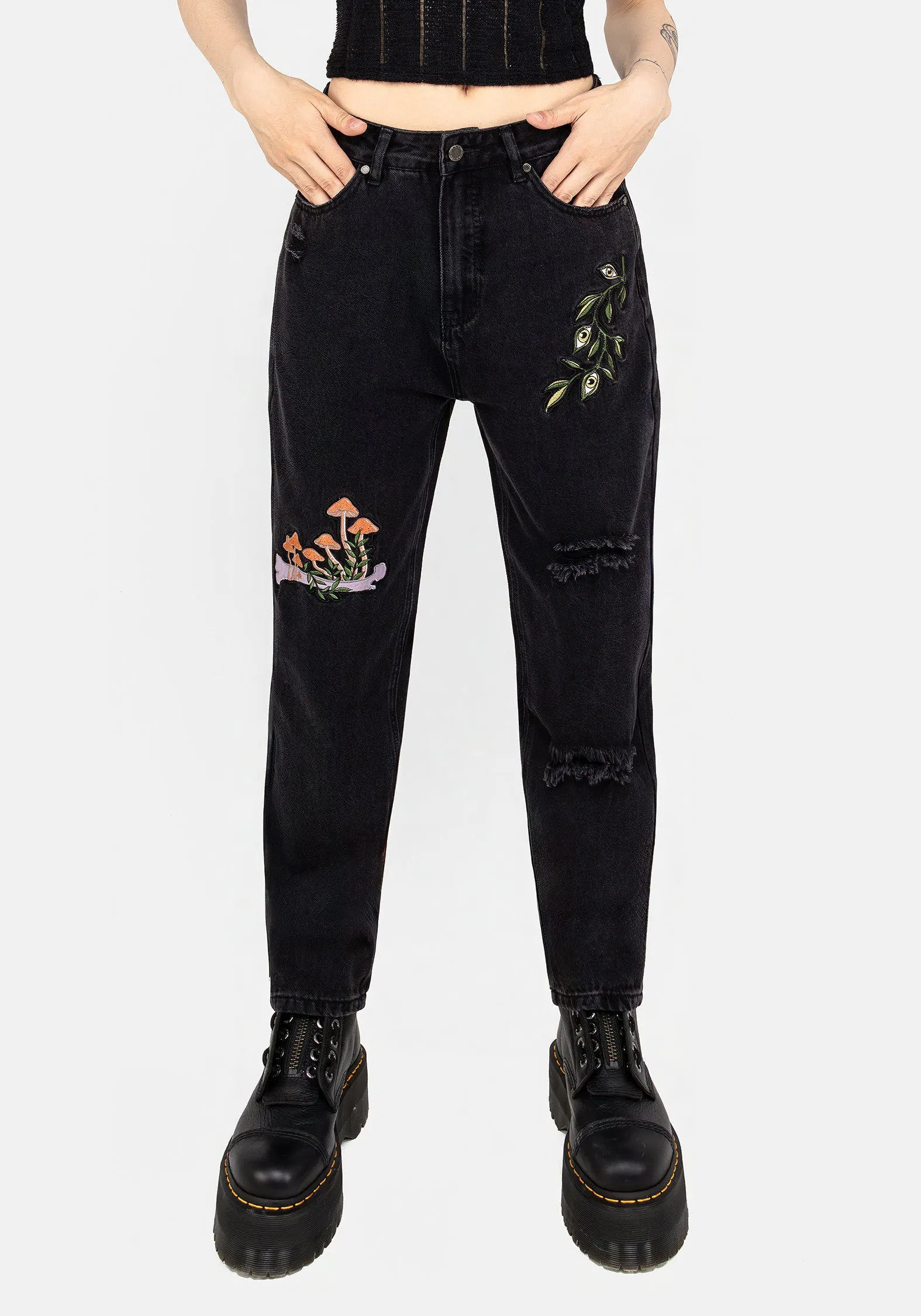 Sandblasted Details Swamplife Frog Embroidered Distressed Mom Jeans