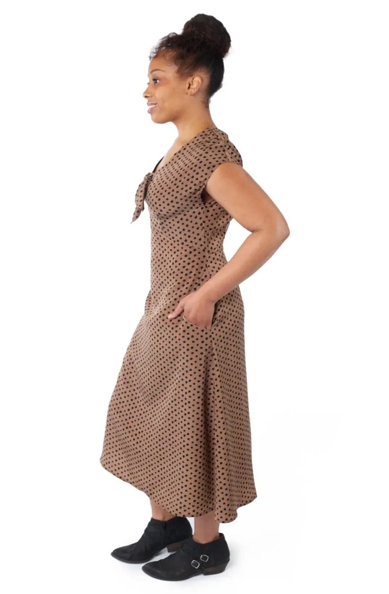 Relaxed Comfort Look Blue Sky Tatiana Dress in Mocha Dot
