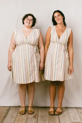 Thea Dress in Linen Stripe Sleek Appearance Pleat-Front