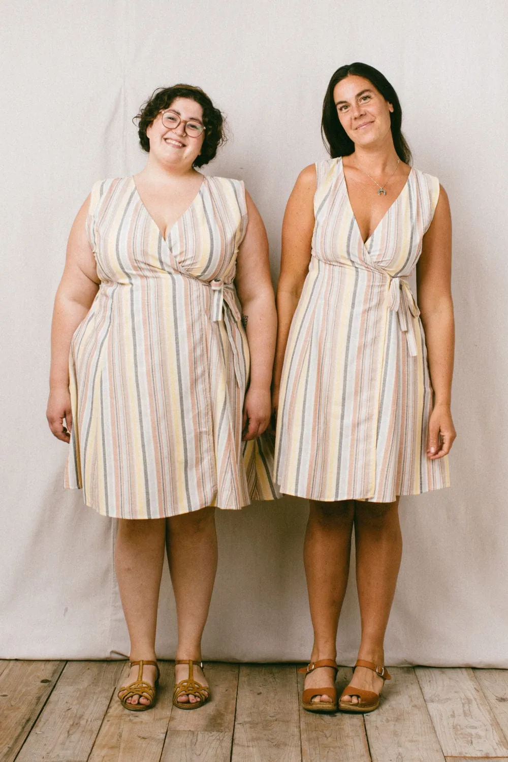 Thea Dress in Linen Stripe Sleek Appearance Pleat-Front