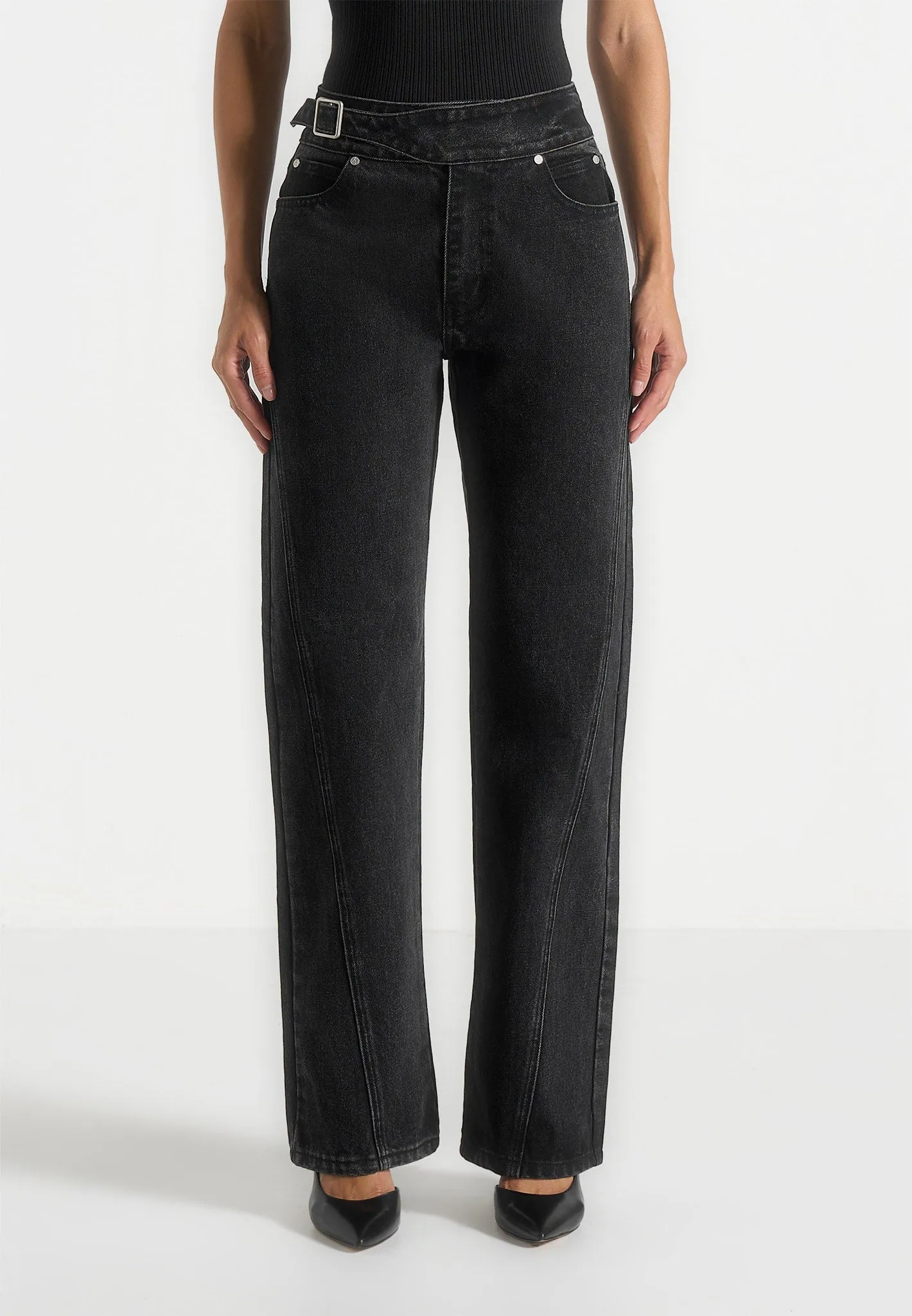 Yearlong Fit Wardrobe Classic Loane - Twist Leg Boyfriend Jeans With Waist Adjuster - Washed Black
