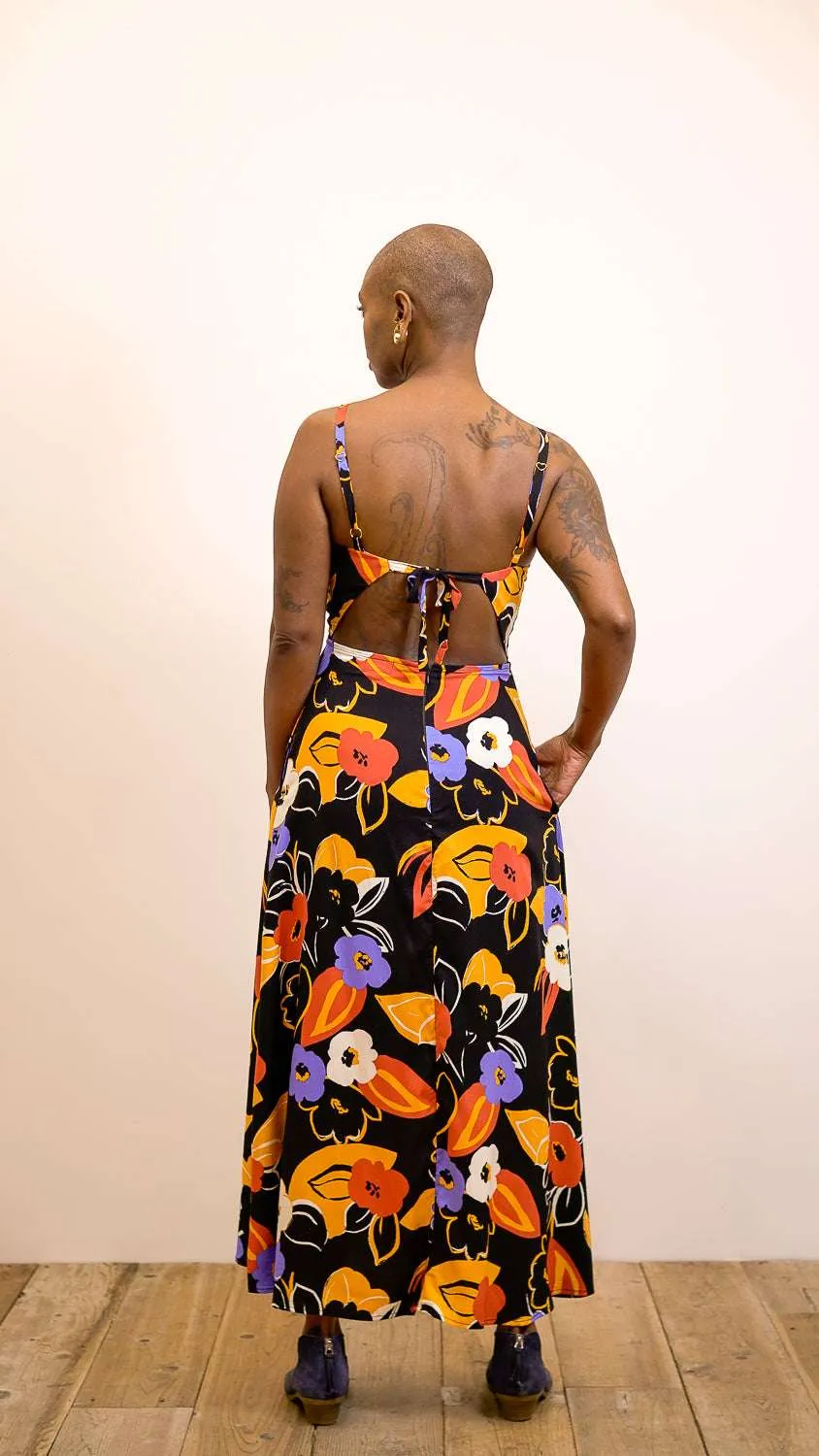 Meadow Dress in Abstract Floral Inclusive Fit