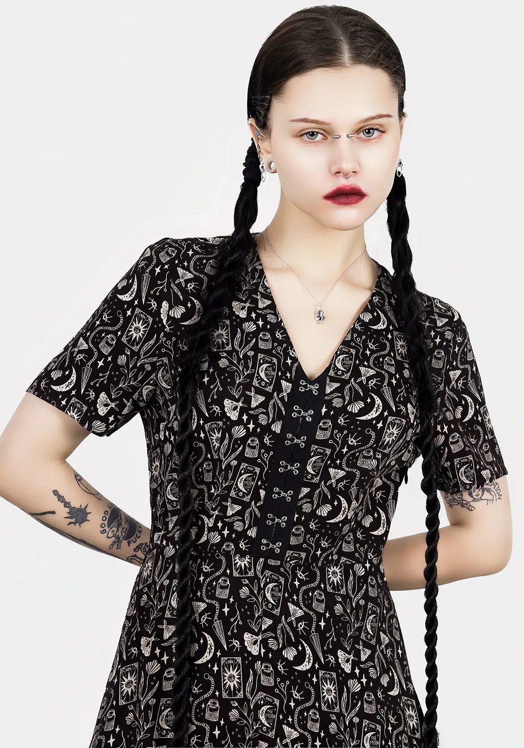 Craft V-neck Midi Dress Day Off Style