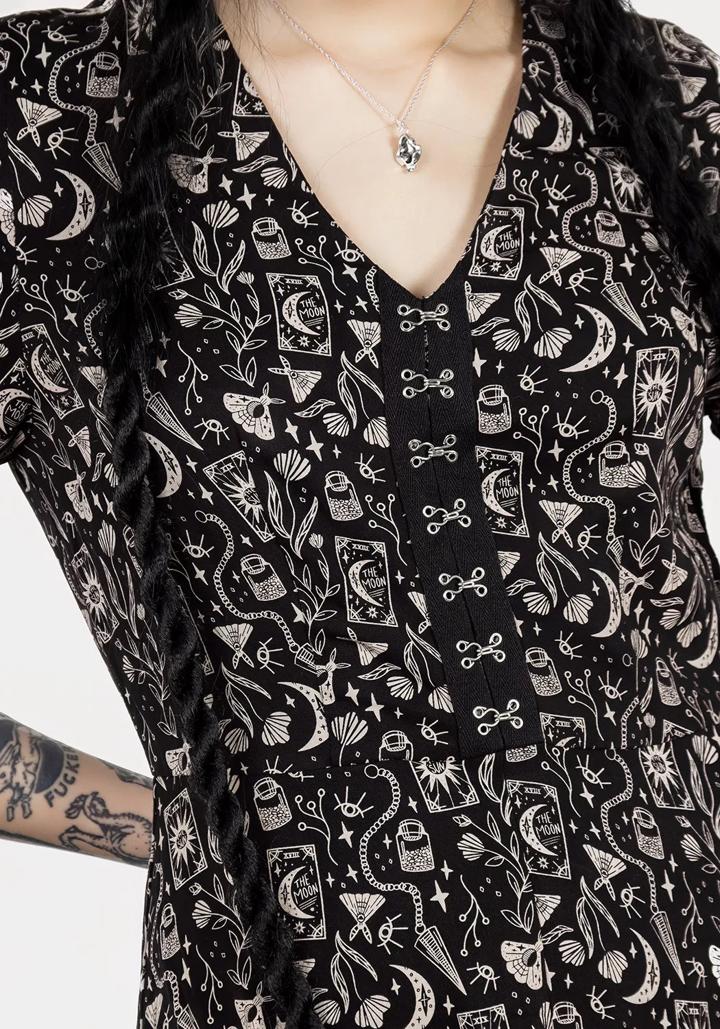 Craft V-neck Midi Dress Smart Lines