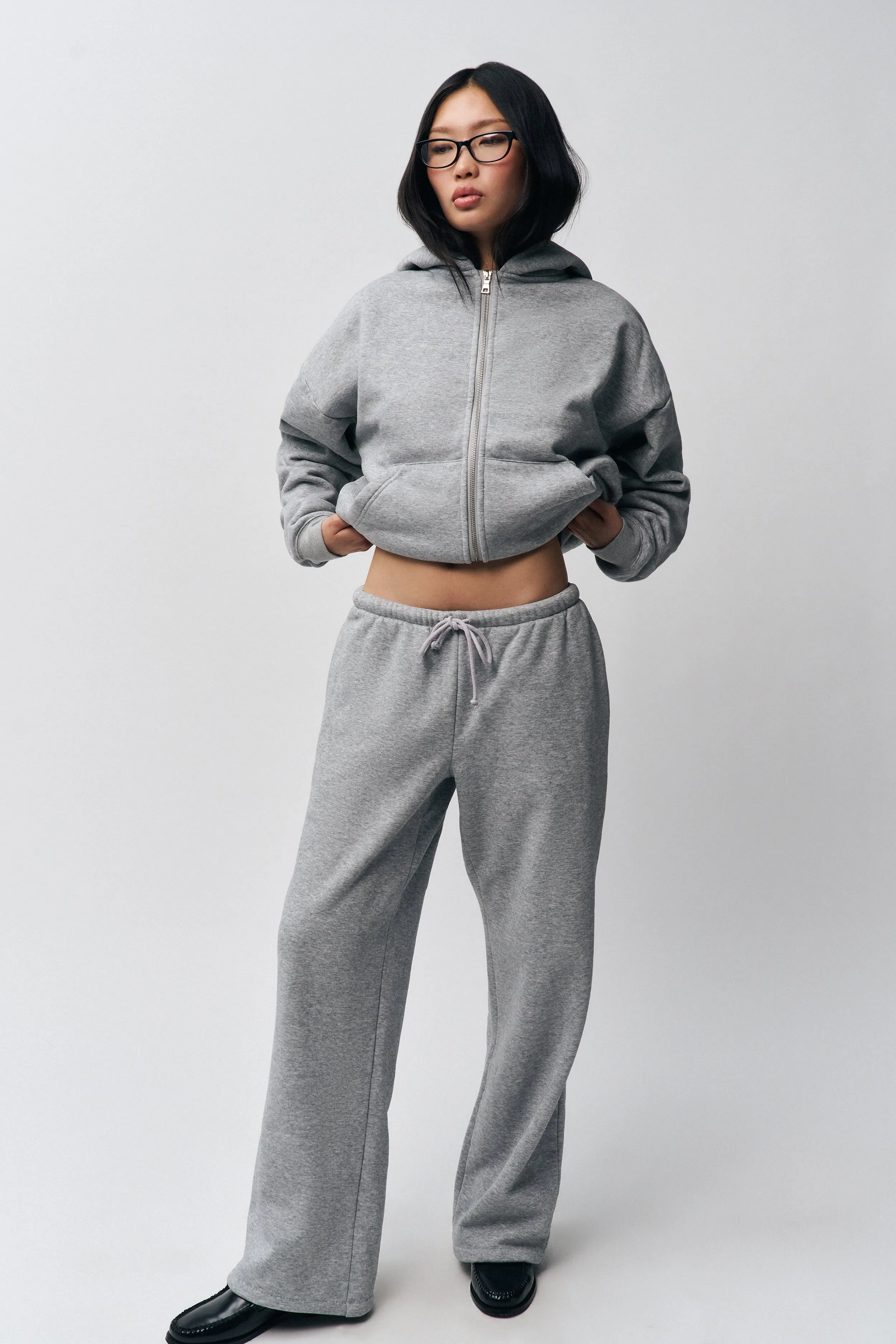 Relaxed Drawstring Sweatpant Side Pockets