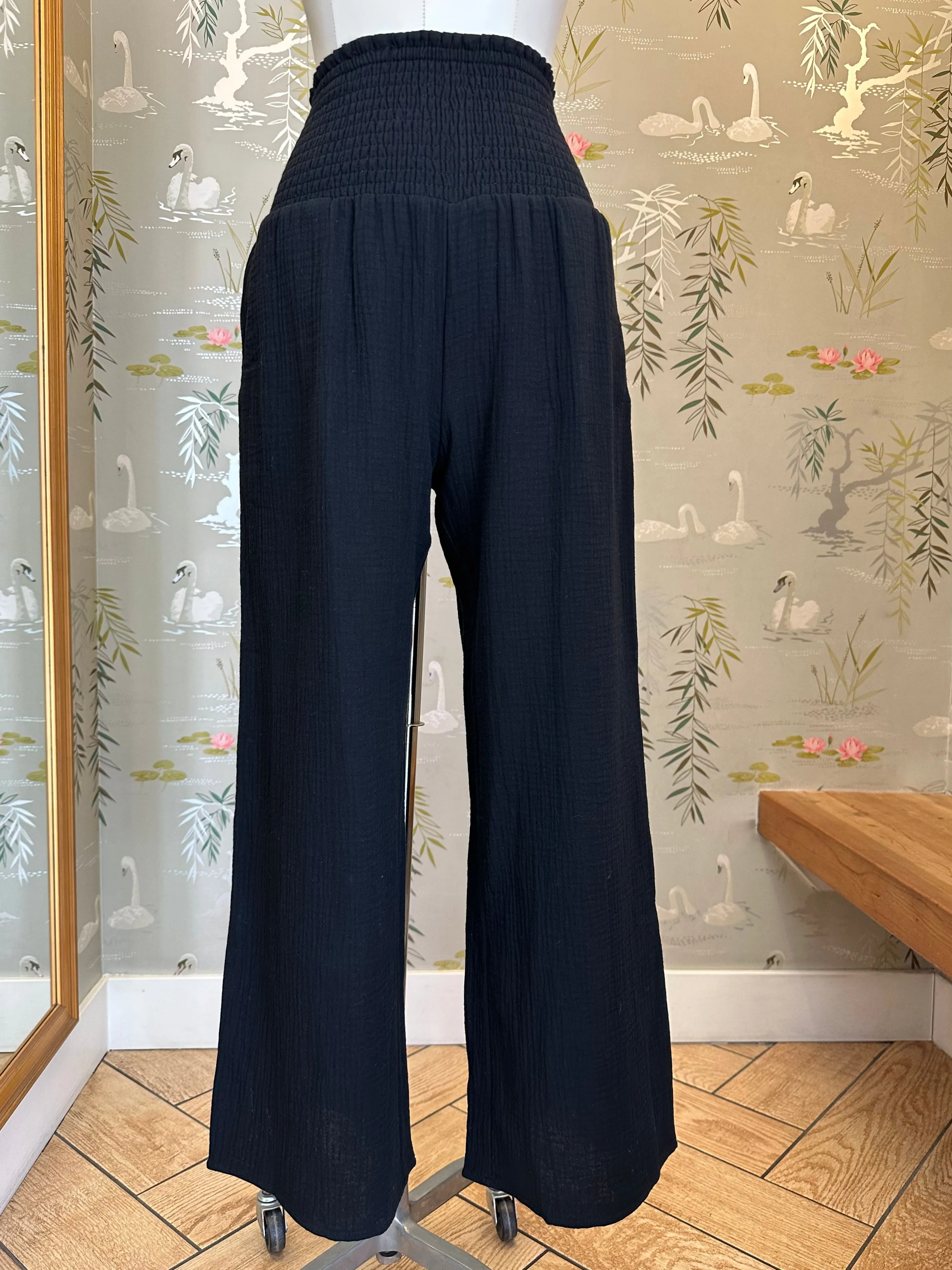 Zoe Smocked Pant- Black Bold Look Parent Style Artist Vibe Everyday Rainy Day