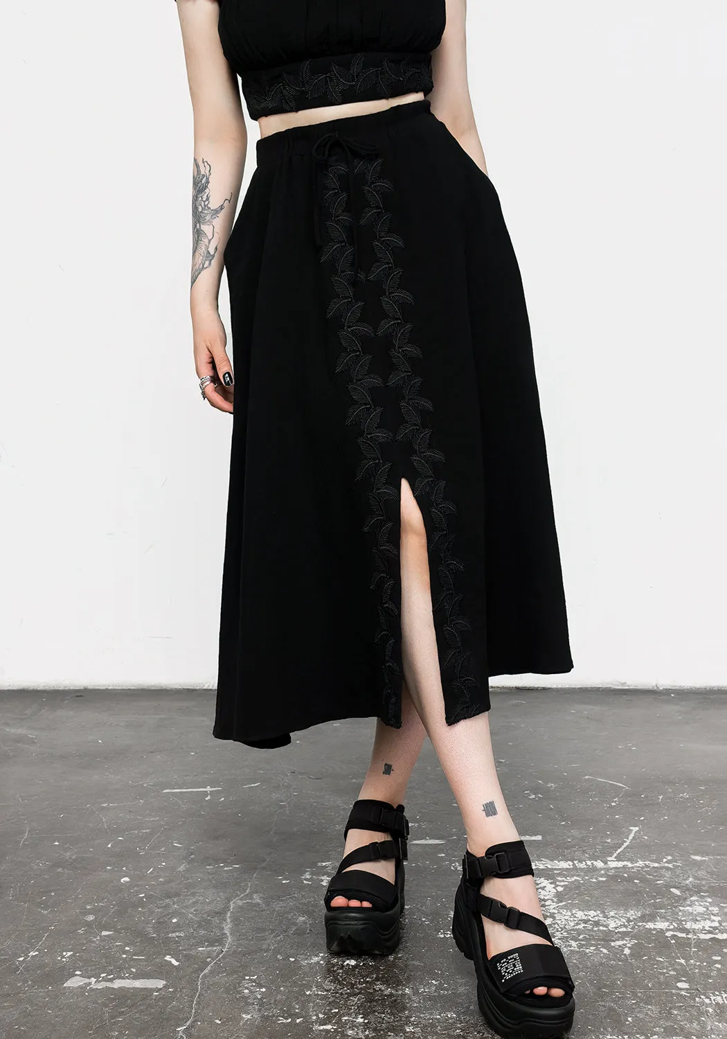 Reinforced Pockets Fresh Fit Vine Textured Midi Skirt