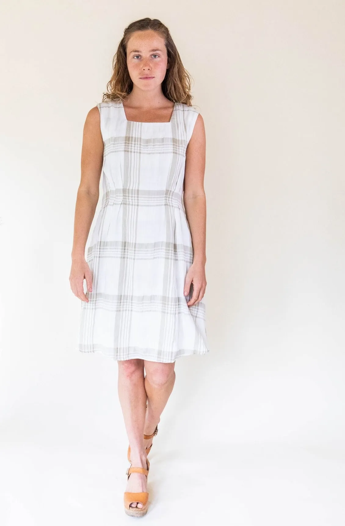 Linen Soft Sophisticated Cut Pleiades Dress in Plaid Ivory